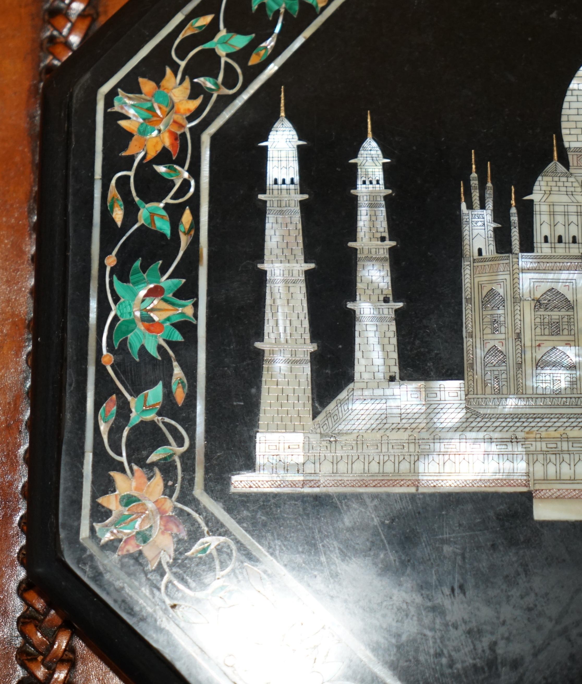 squisito piano da tavolo in marmo di PIETRA DURA e madreperla che raffigura il TAJ MAHAL in vendita 1
