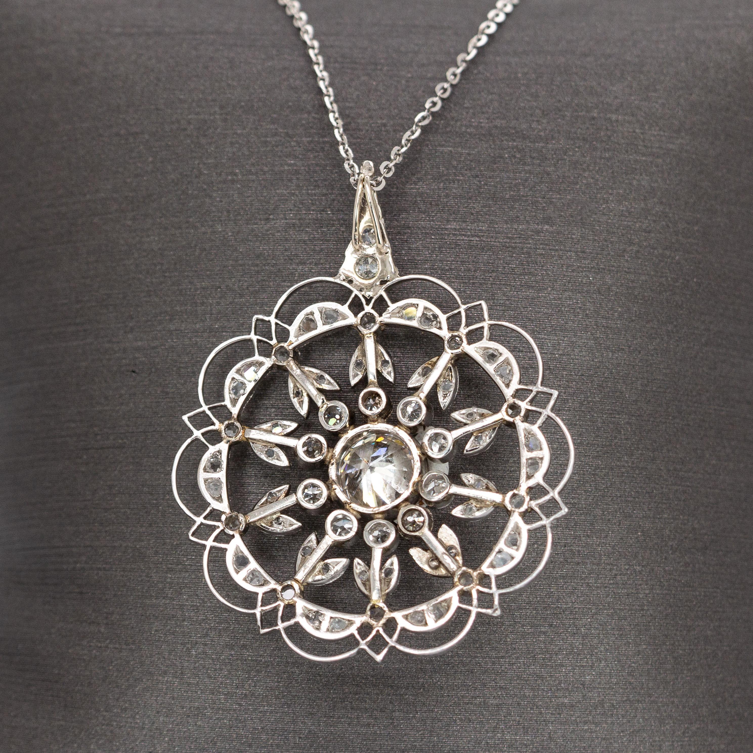 Exquisito Colgante Flor de Platino con Auténticos Diamantes Extraídos de la Tierra y Cadena Art Decó en venta