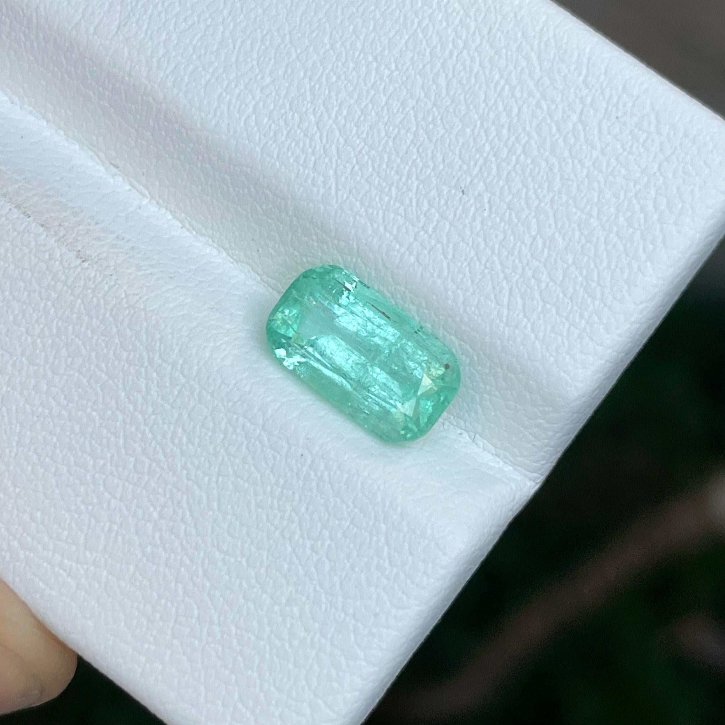 Modern Exquisite Punjshir Emerald Gemstone 2.35 Carats Emerald Gem Afghan Emerald For Sale