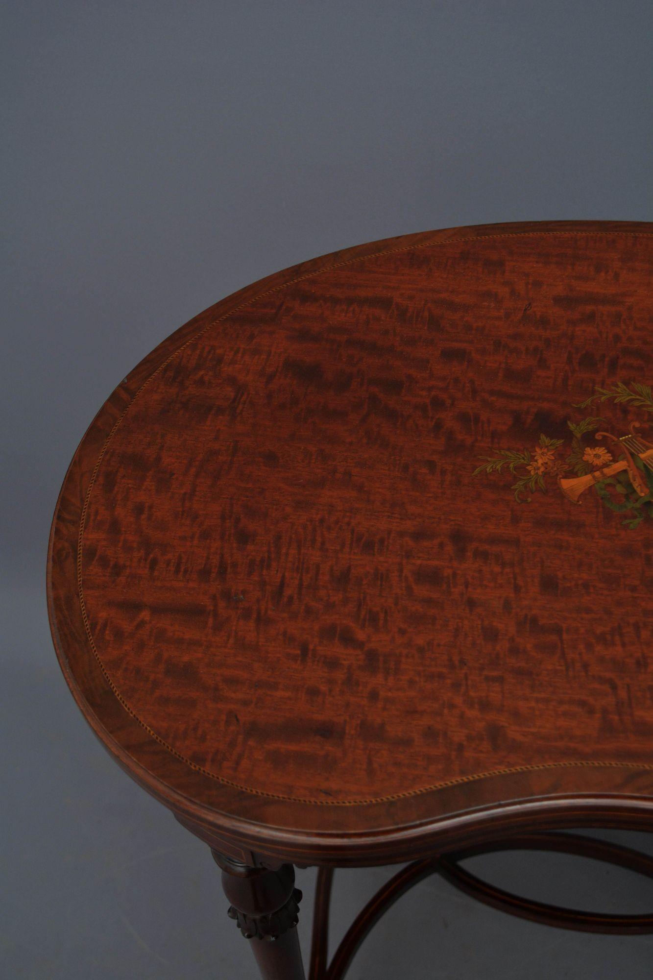 Mesa auxiliar eduardiana de caoba de exquisita calidad en venta 4