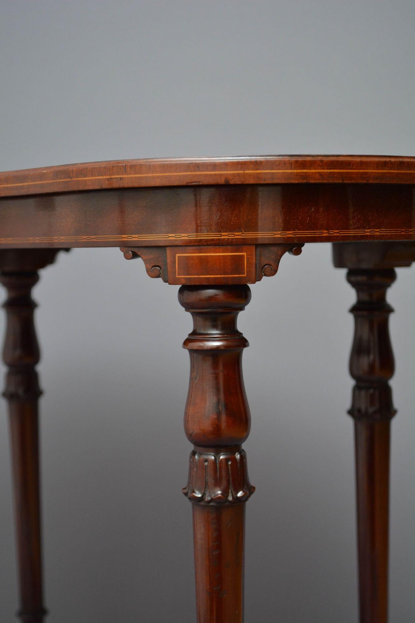 Mesa auxiliar eduardiana de caoba de exquisita calidad en venta 7