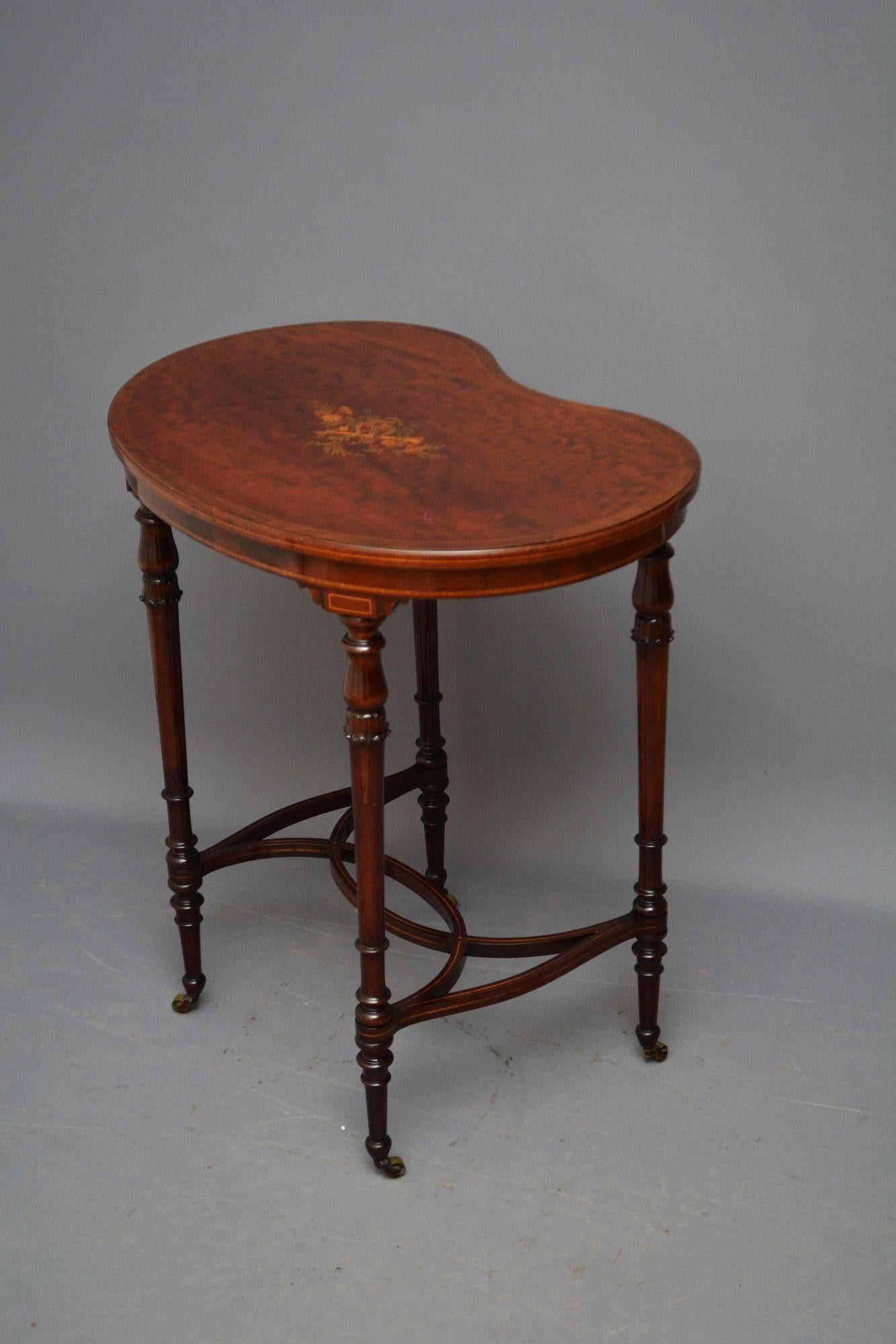 Mesa auxiliar eduardiana de caoba de exquisita calidad siglo XX en venta