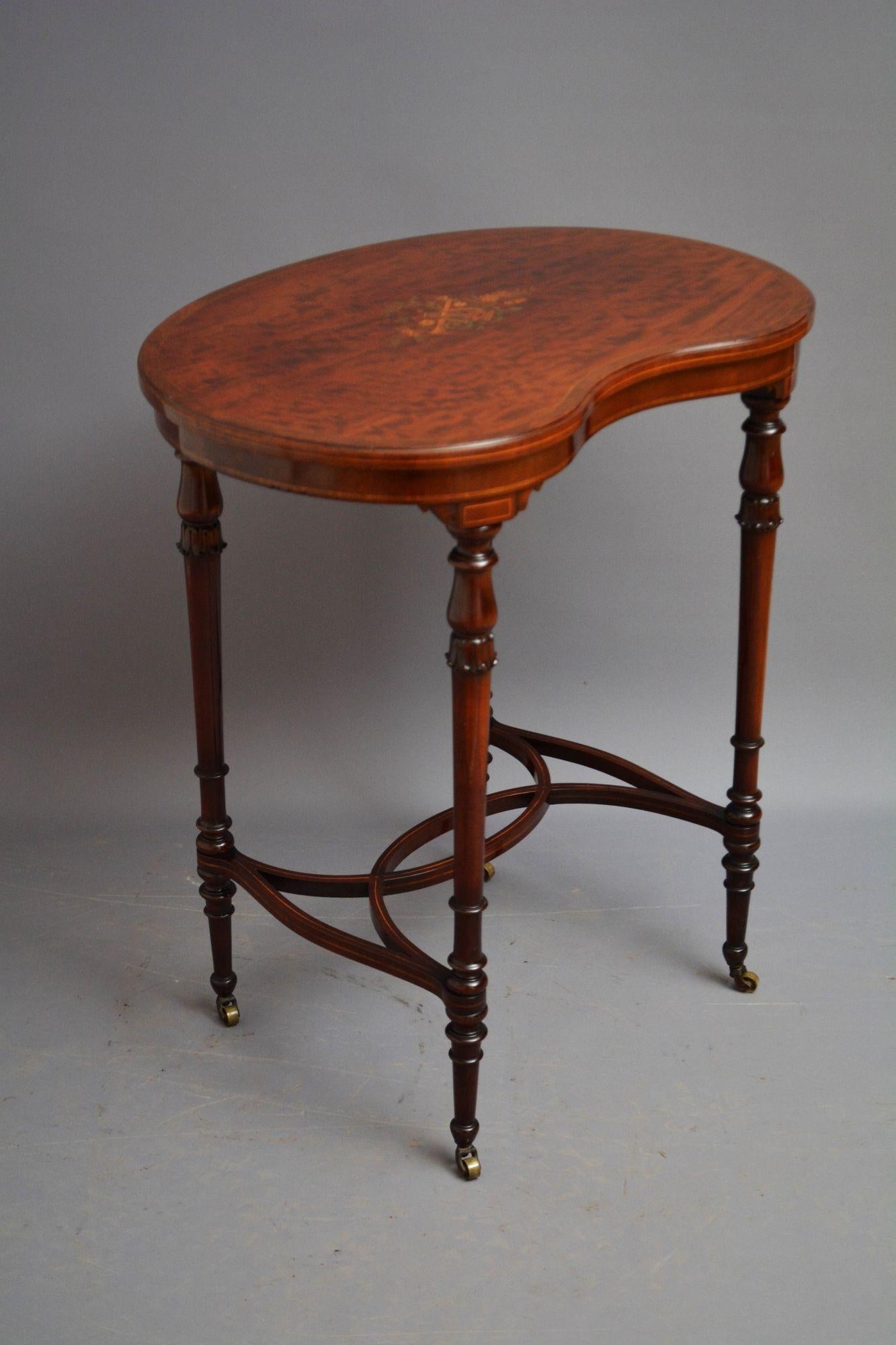 Mesa auxiliar eduardiana de caoba de exquisita calidad Caoba en venta