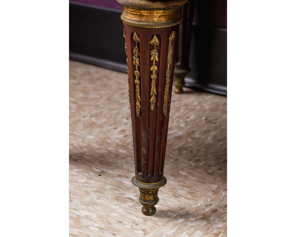 Squisito mobile commode francese di qualità con montatura in ormolu, 1880 ca. in vendita 5