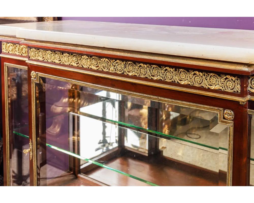 Squisito mobile commode francese di qualità con montatura in ormolu, 1880 ca. in vendita 7
