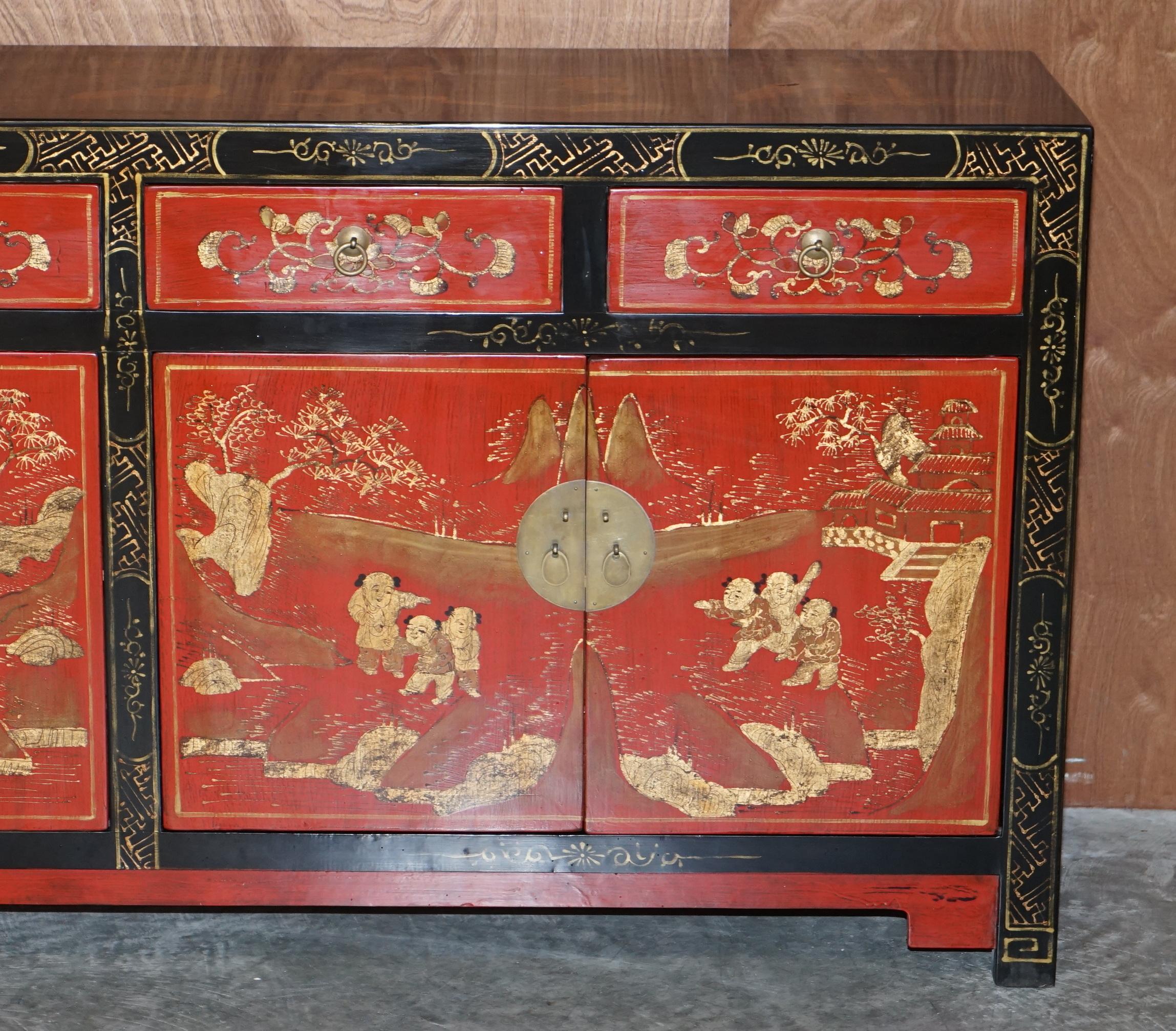 20th Century Exquisite Quality Oriental Vintage Hand Painted & Lacquered Sideboard Drawers