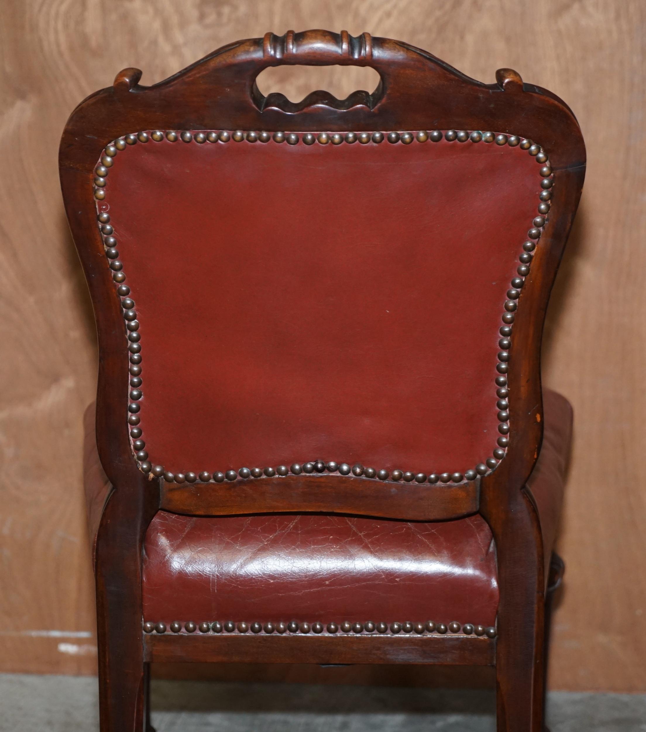 Squisita qualità di sedie da pranzo vittoriane del 1860 in legno duro e pelle di Gillows in vendita 6