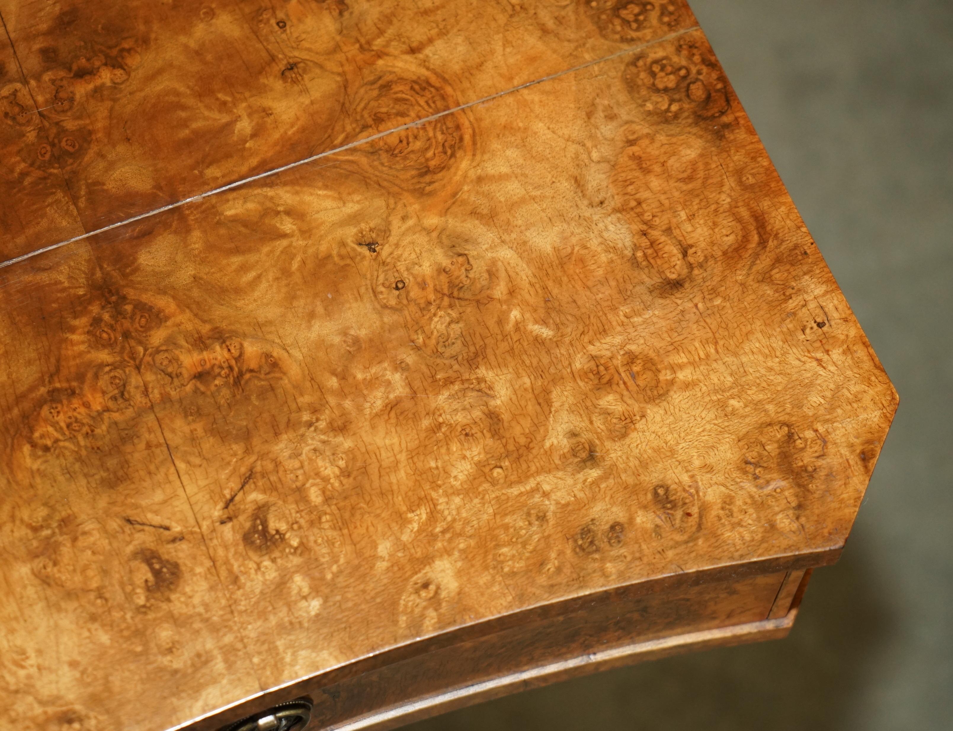 Walnut EXQUISITE QUALITY WILLIAM IV CIRCA 1830 BURR WALNUT SiDE END WORK SEWING TABLE For Sale