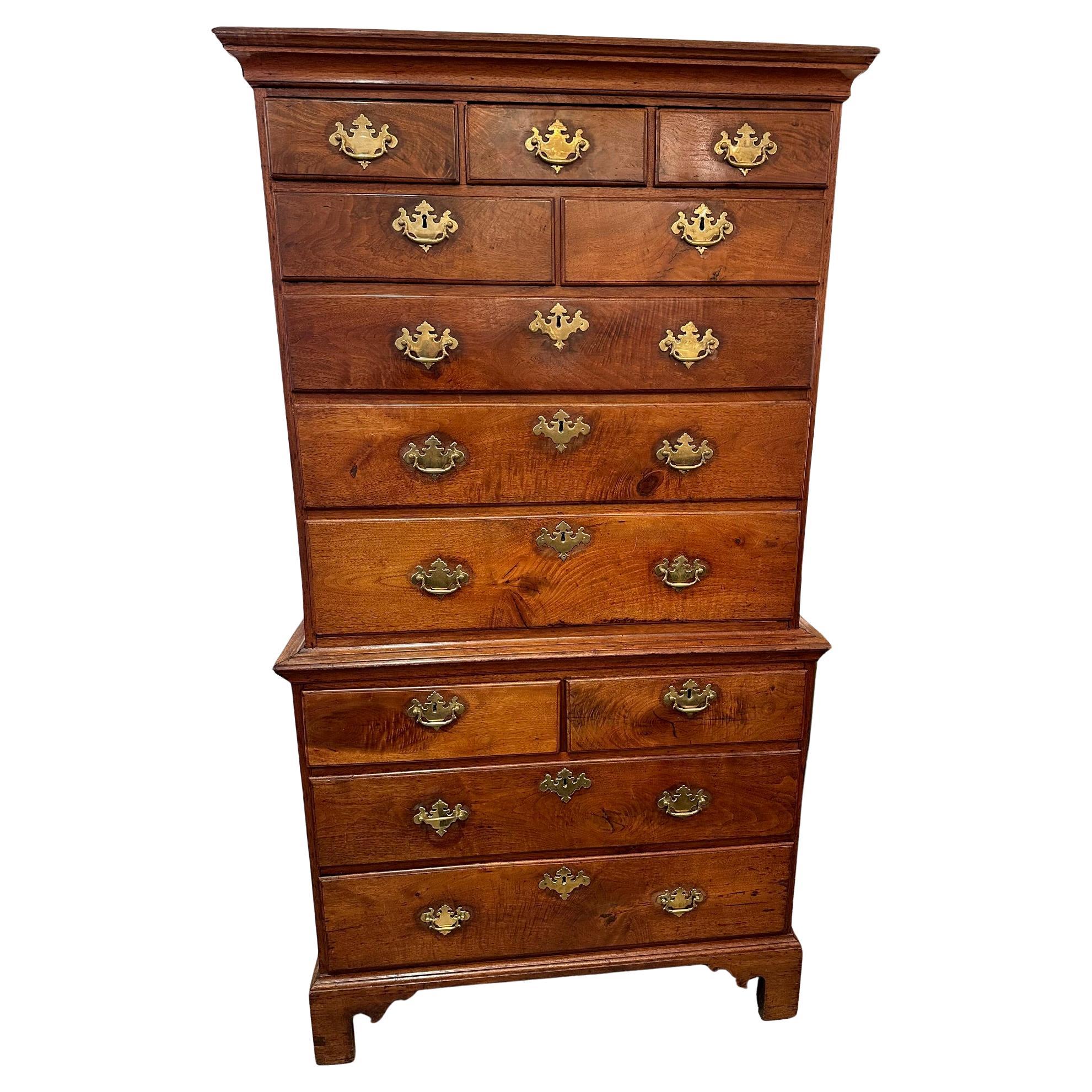 Exquisite 
Rare 18th Century American Walnut Chippendale Style Chest on Chest For Sale