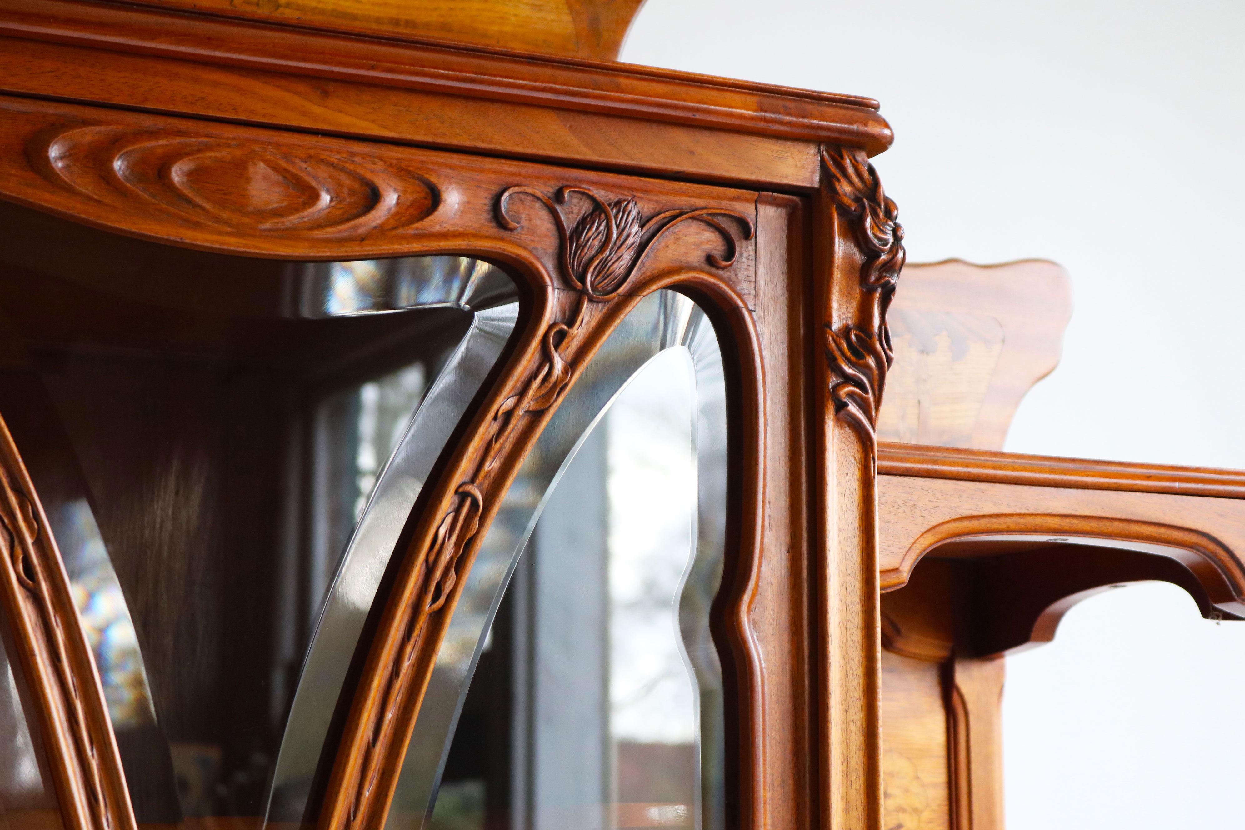 Exquisite seltene, seltene Jugendstil-Vitrinen-/Musikschrank von Emile Galle, Frankreich 1905 (Art nouveau) im Angebot