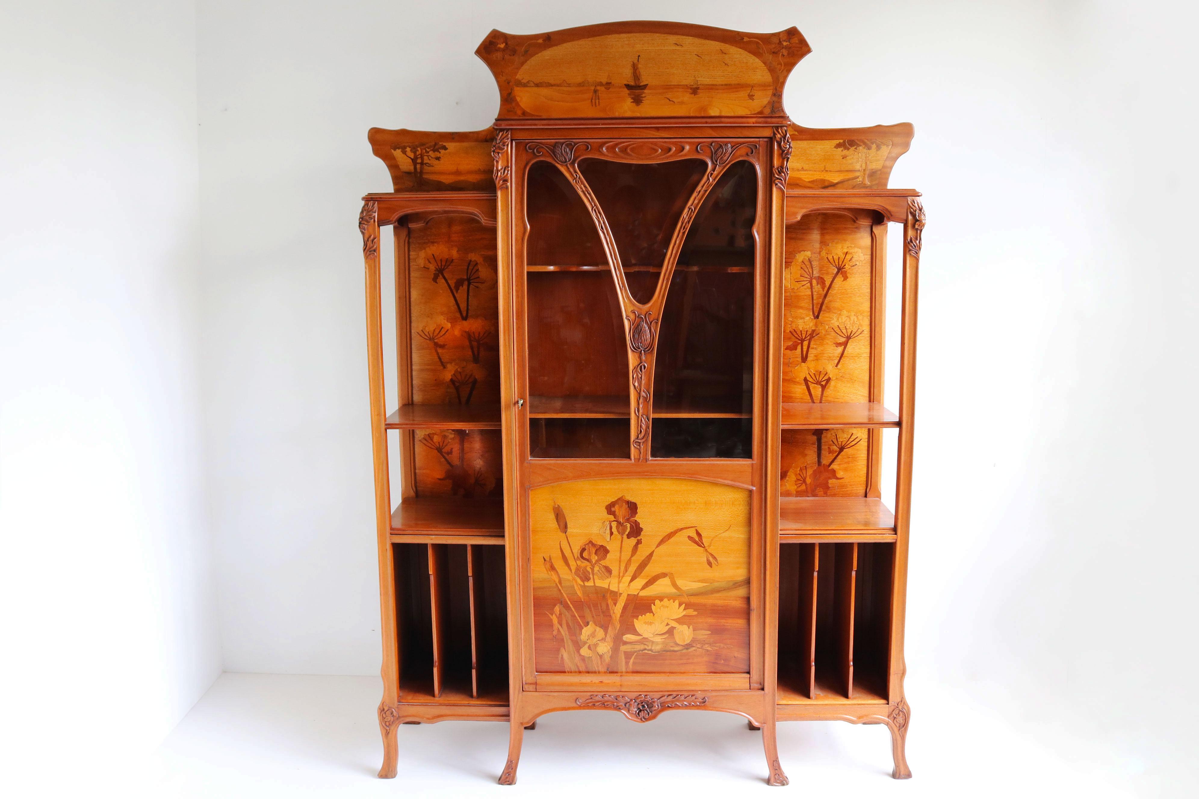 Exquisite seltene, seltene Jugendstil-Vitrinen-/Musikschrank von Emile Galle, Frankreich 1905 (Frühes 20. Jahrhundert) im Angebot