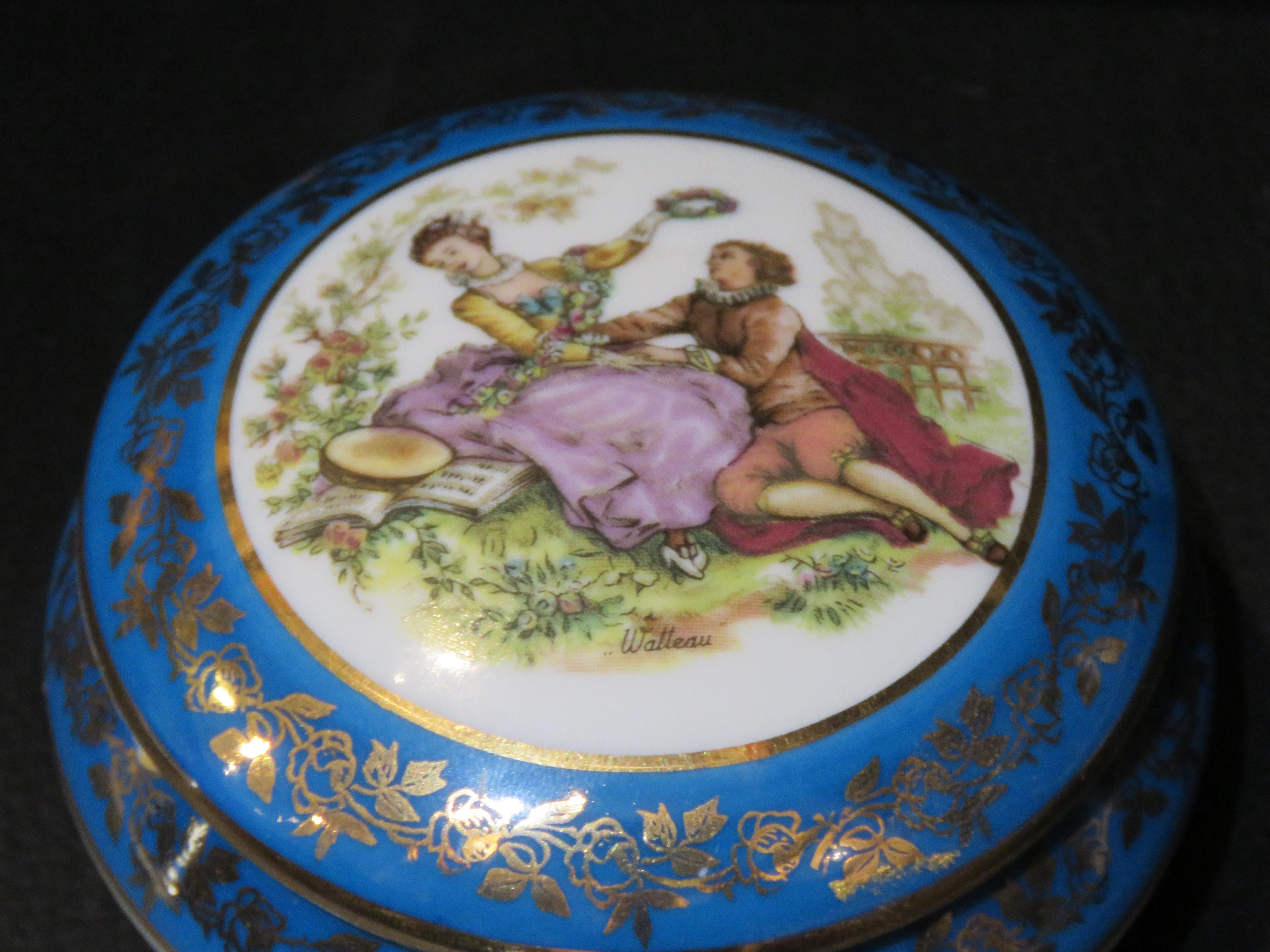 Français Exquises et rares grandes boîtes françaises à Limoges pour jeunes amoureux bleu turquoise et or en vente