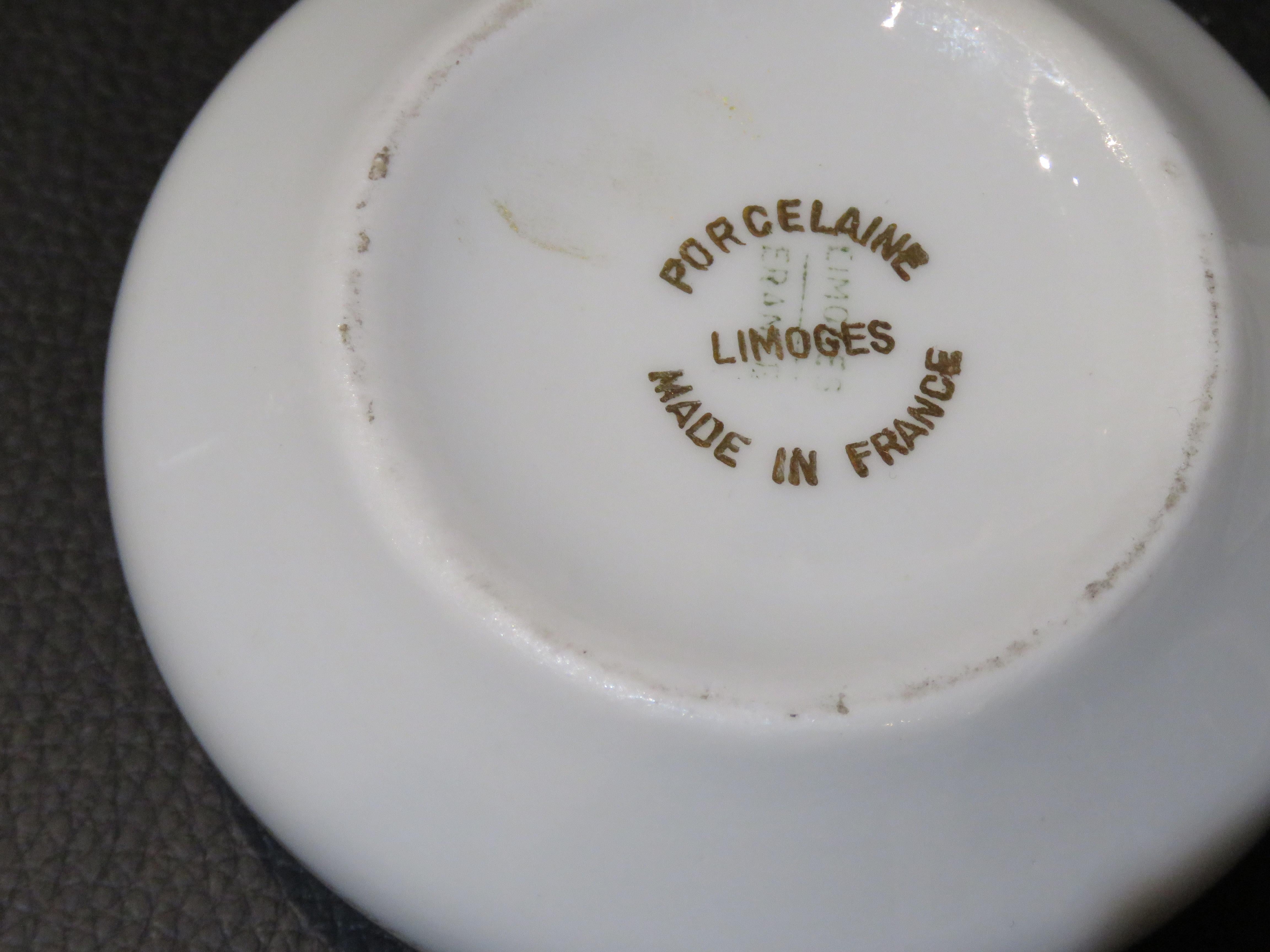 20ième siècle Exquises et rares grandes boîtes françaises à Limoges pour jeunes amoureux bleu turquoise et or en vente