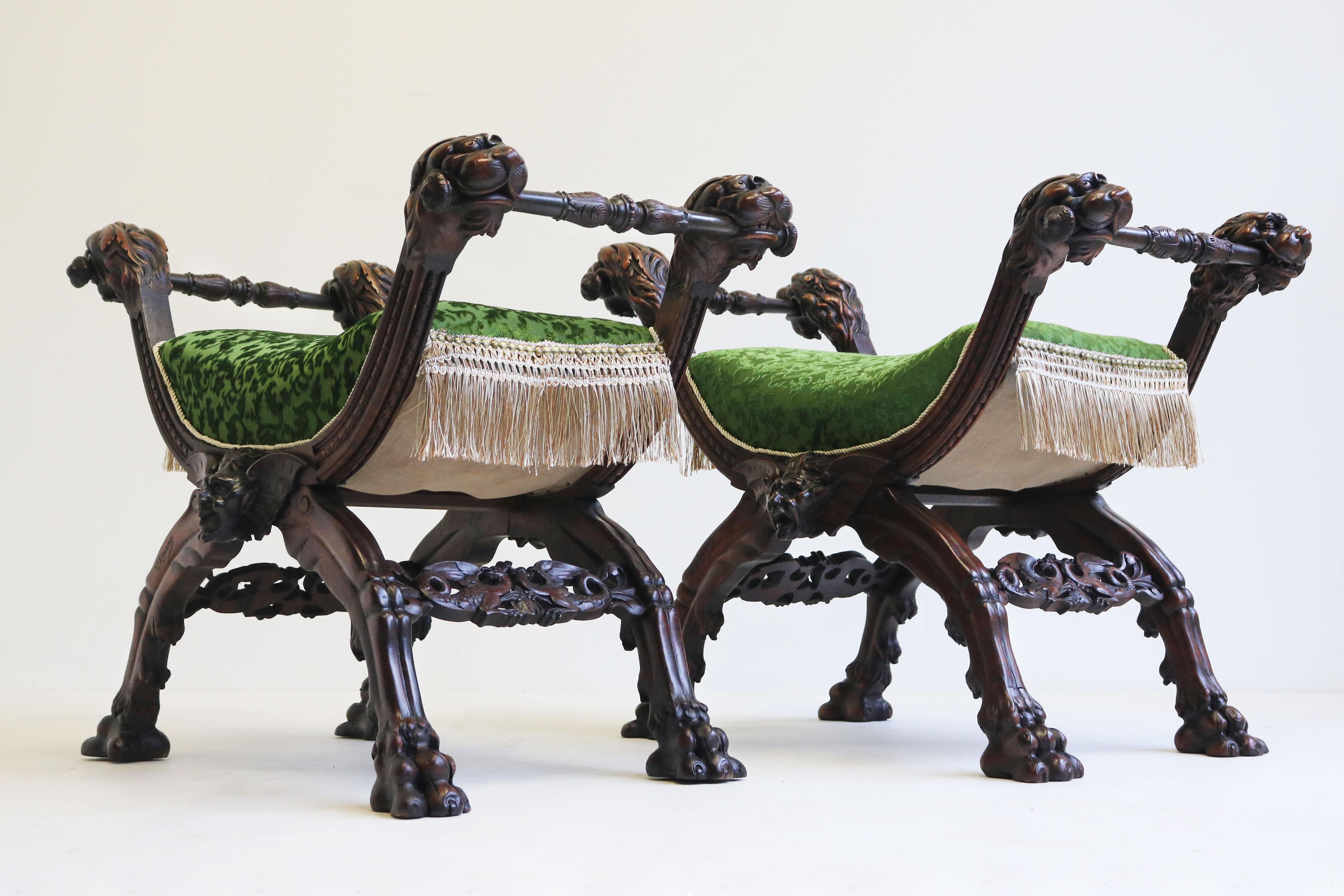 Rare paire de tabourets néo-gothiques par Victor Oak Oak 19ème siècle têtes de lion en chêne en vente 6