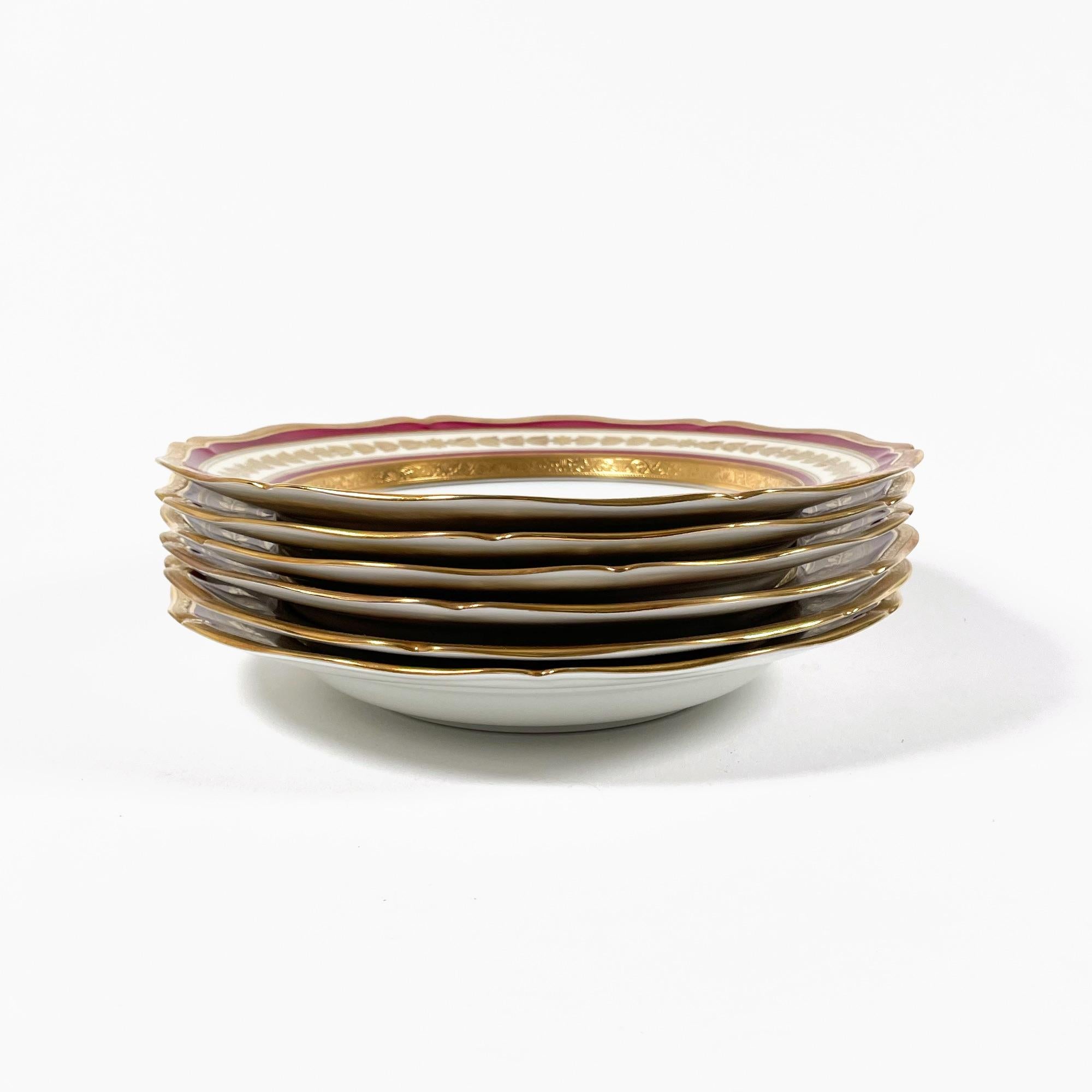 Exquis service de vaisselle Raynaud & Co de Limoges en porcelaine peinte à la main en vente 8