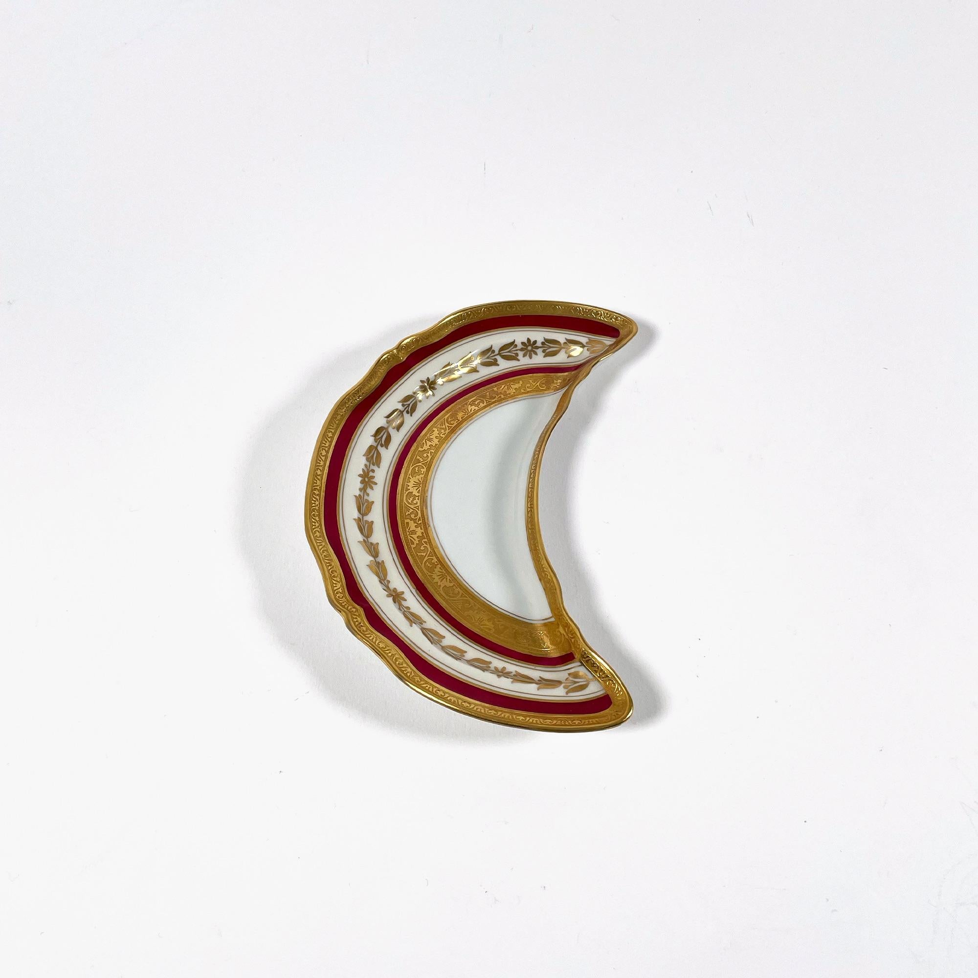 Exquis service de vaisselle Raynaud & Co de Limoges en porcelaine peinte à la main en vente 13