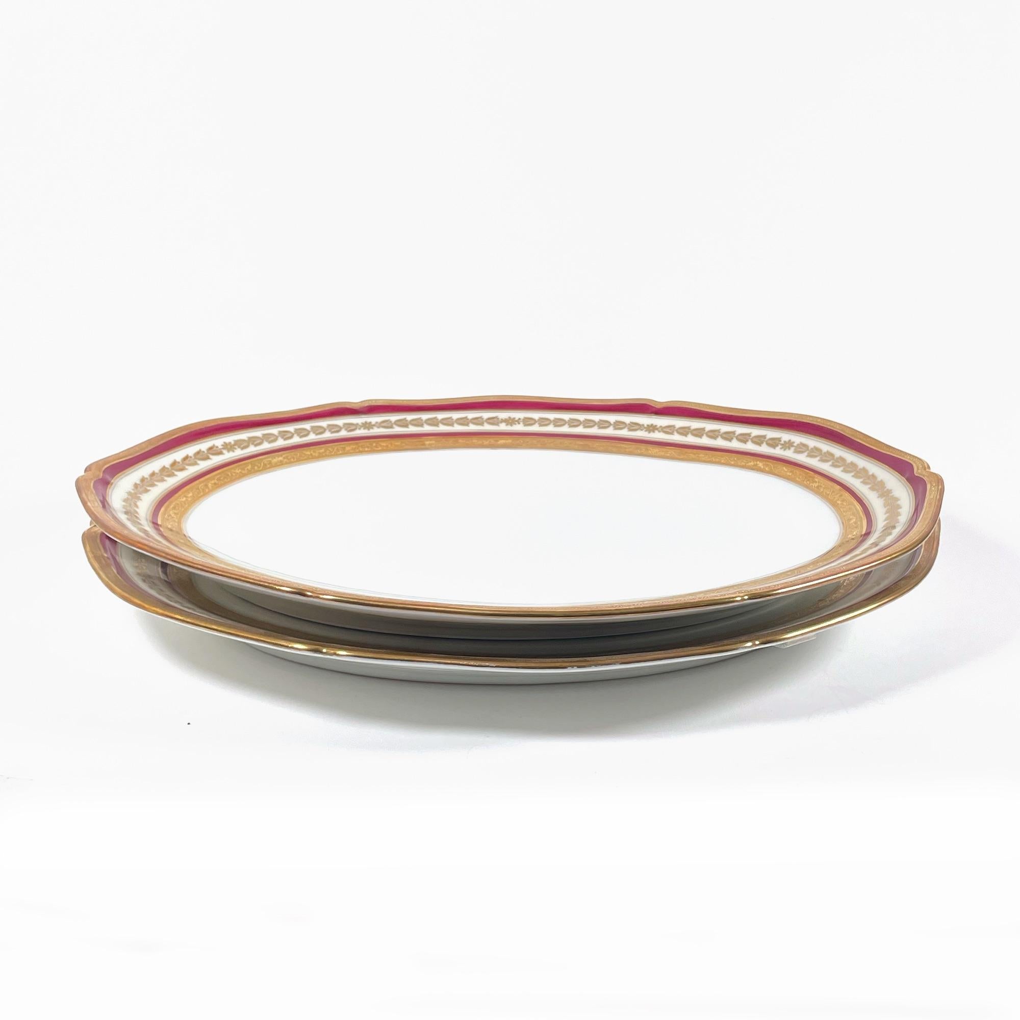 Porcelaine Exquis service de vaisselle Raynaud & Co de Limoges en porcelaine peinte à la main en vente