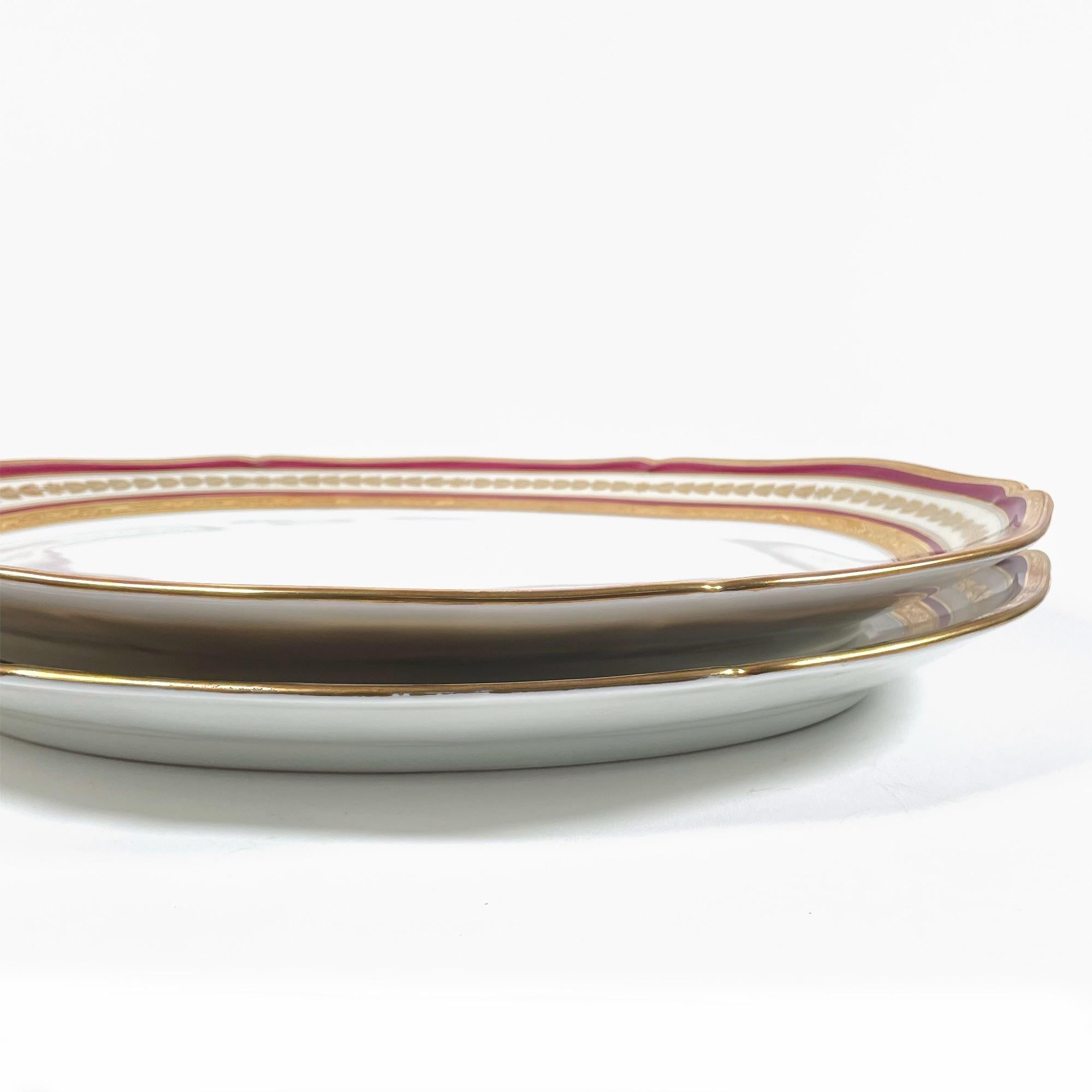 Exquis service de vaisselle Raynaud & Co de Limoges en porcelaine peinte à la main en vente 2