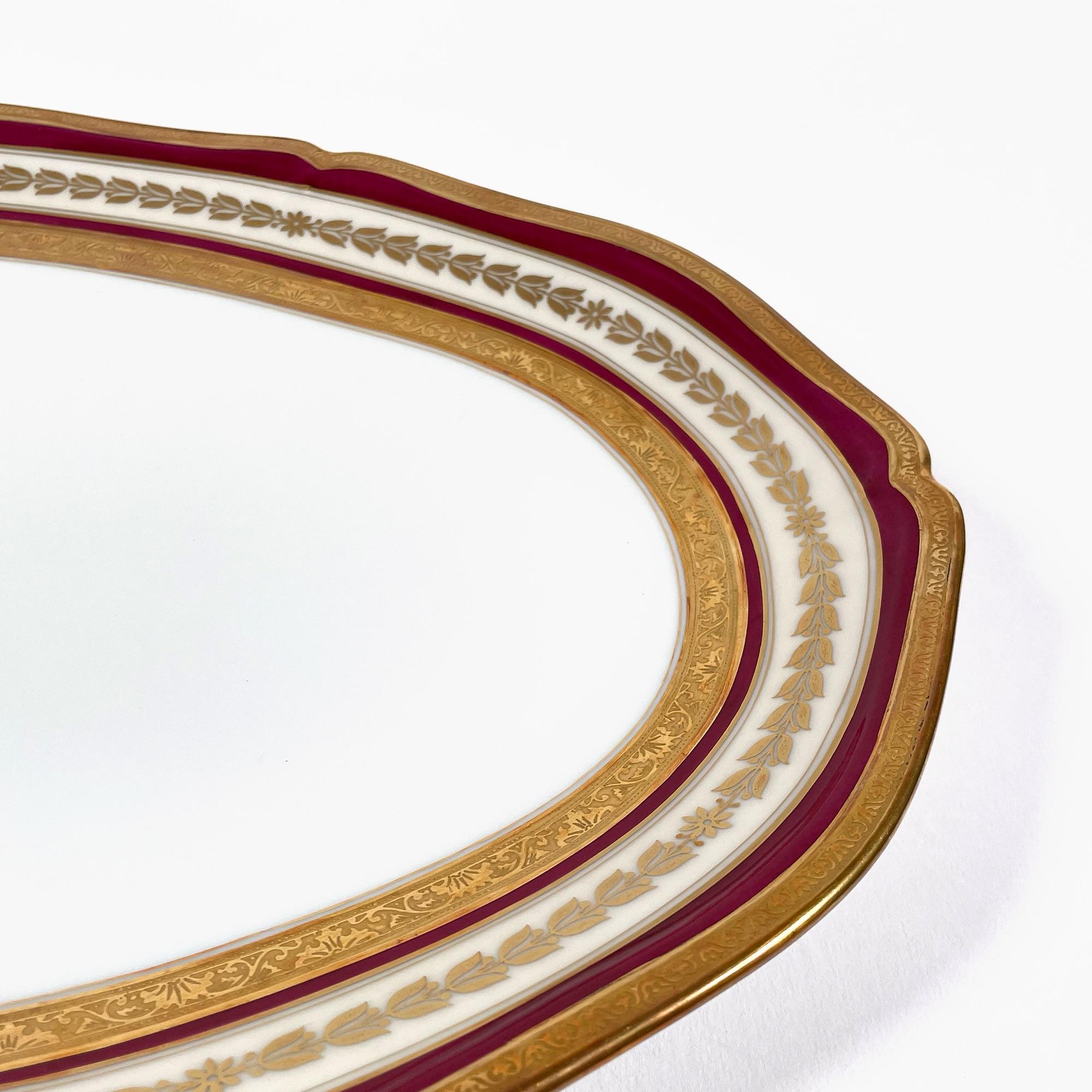 Exquis service de vaisselle Raynaud & Co de Limoges en porcelaine peinte à la main en vente 3