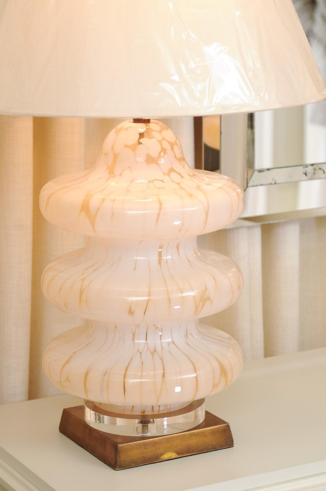 Exquisit restaurierte Pagode Murano-Lampen mit Bernstein-Akzent aus geblasenem Glas von Mazzega (Ende des 20. Jahrhunderts) im Angebot