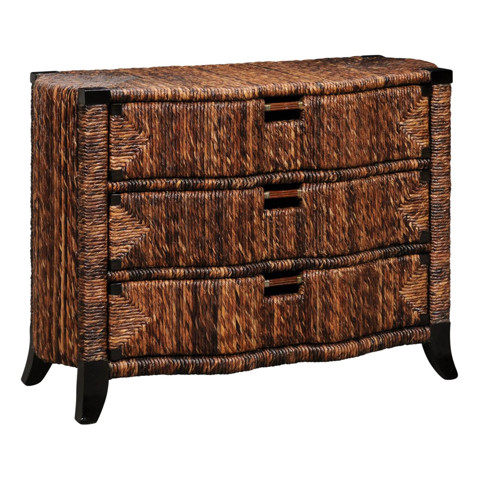 Squisita commode restaurata in lacca nera e vimini di giunco, circa 1985