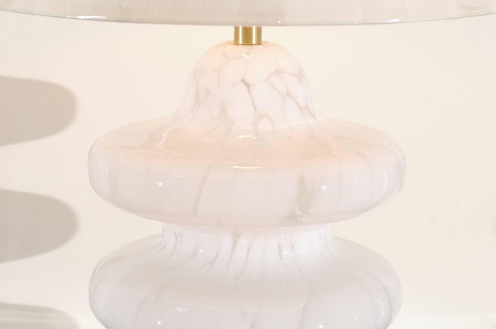 Exquisite Restored Blown Glass Three-Tired Pagoda Style Murano Lamps by Mazzega For Sale 3