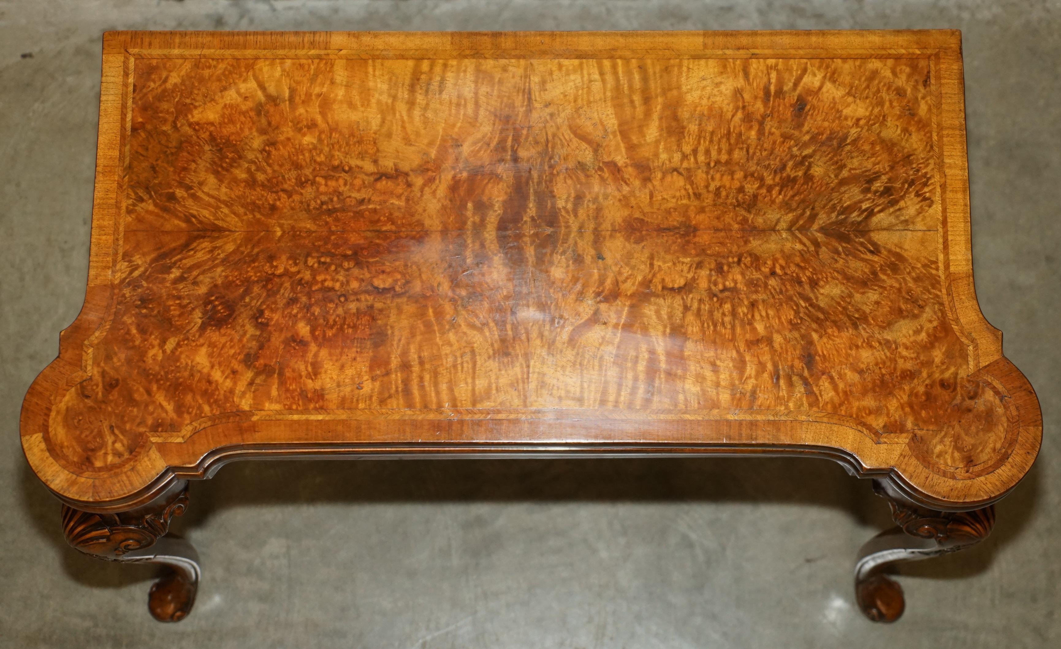 EXQUISITE RESTORED GEORGE II STYLE BURR WALNUT EMBROiDERED GAMES CARD TABLE For Sale 4