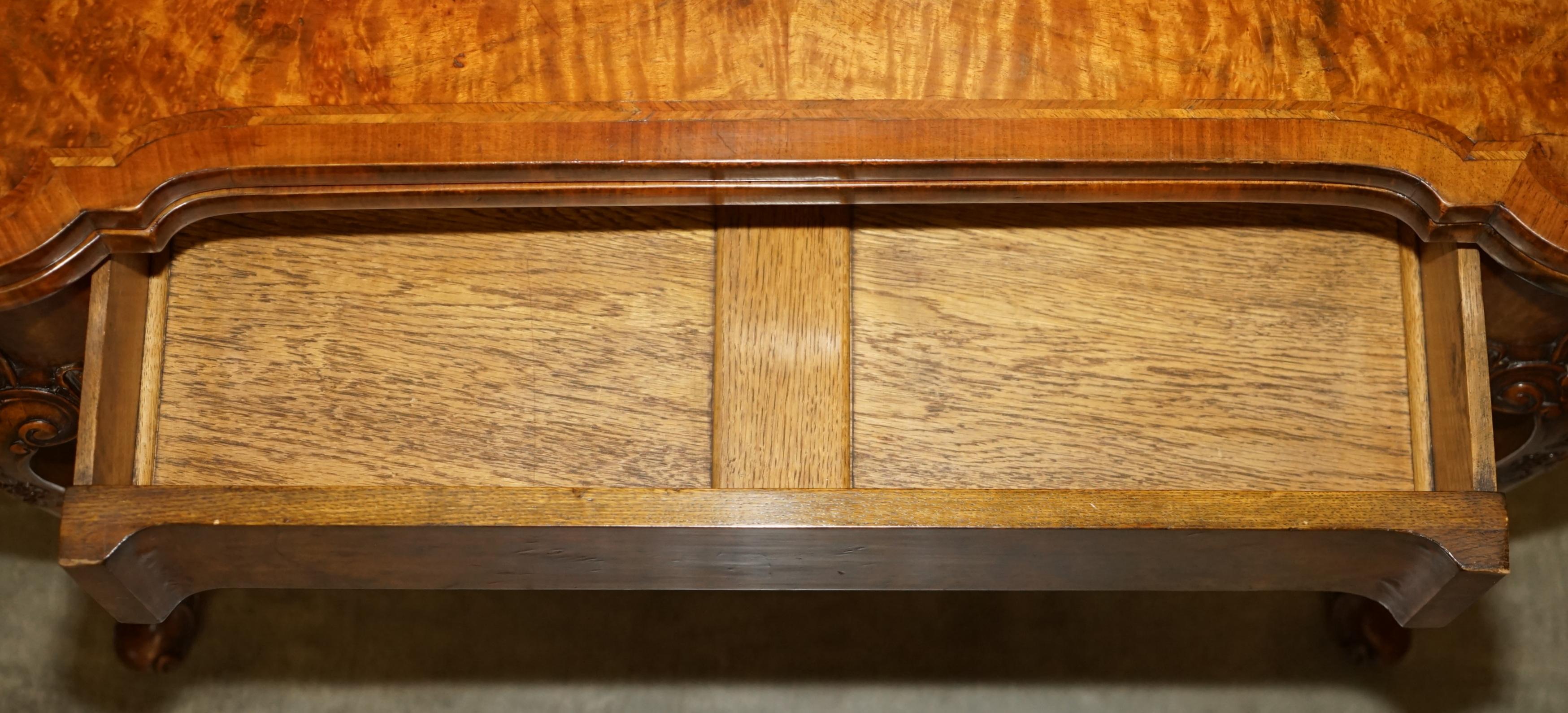 EXQUISITE RESTORED GEORGE II STYLE BURR WALNUT EMBROiDERED GAMES CARD TABLE For Sale 6