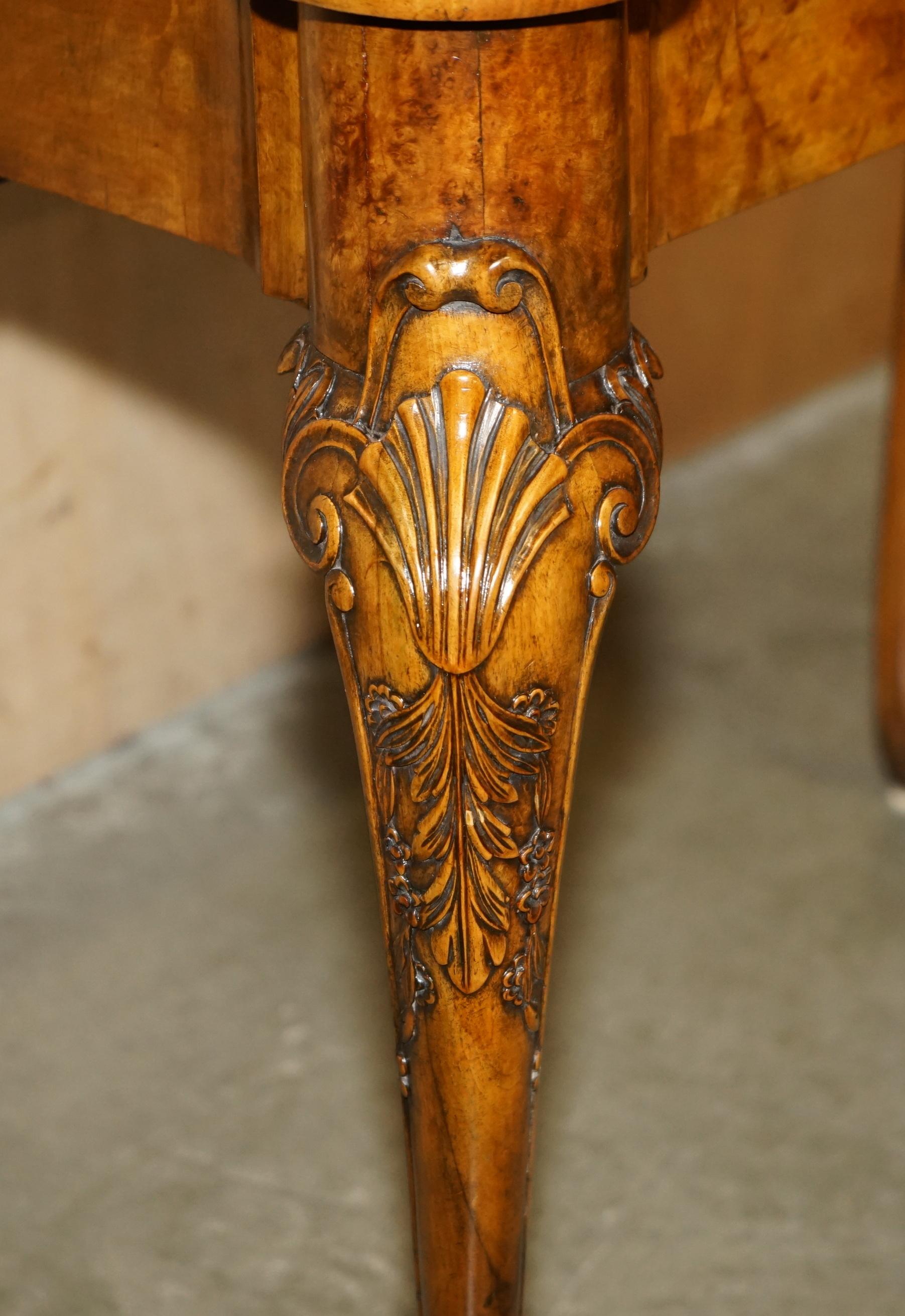 EXQUISITE RESTORED GEORGE II STYLE BURR WALNUT EMBROiDERED GAMES CARD TABLE In Good Condition For Sale In West Sussex, Pulborough