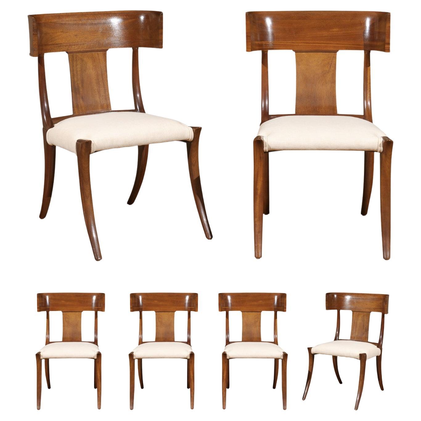 Exquisito conjunto restaurado de 6 sillas Klismos vintage de nogal de Stewart MacDougall en venta