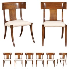 Exquisito conjunto restaurado de 8 sillas Klismos vintage de nogal de Stewart MacDougall