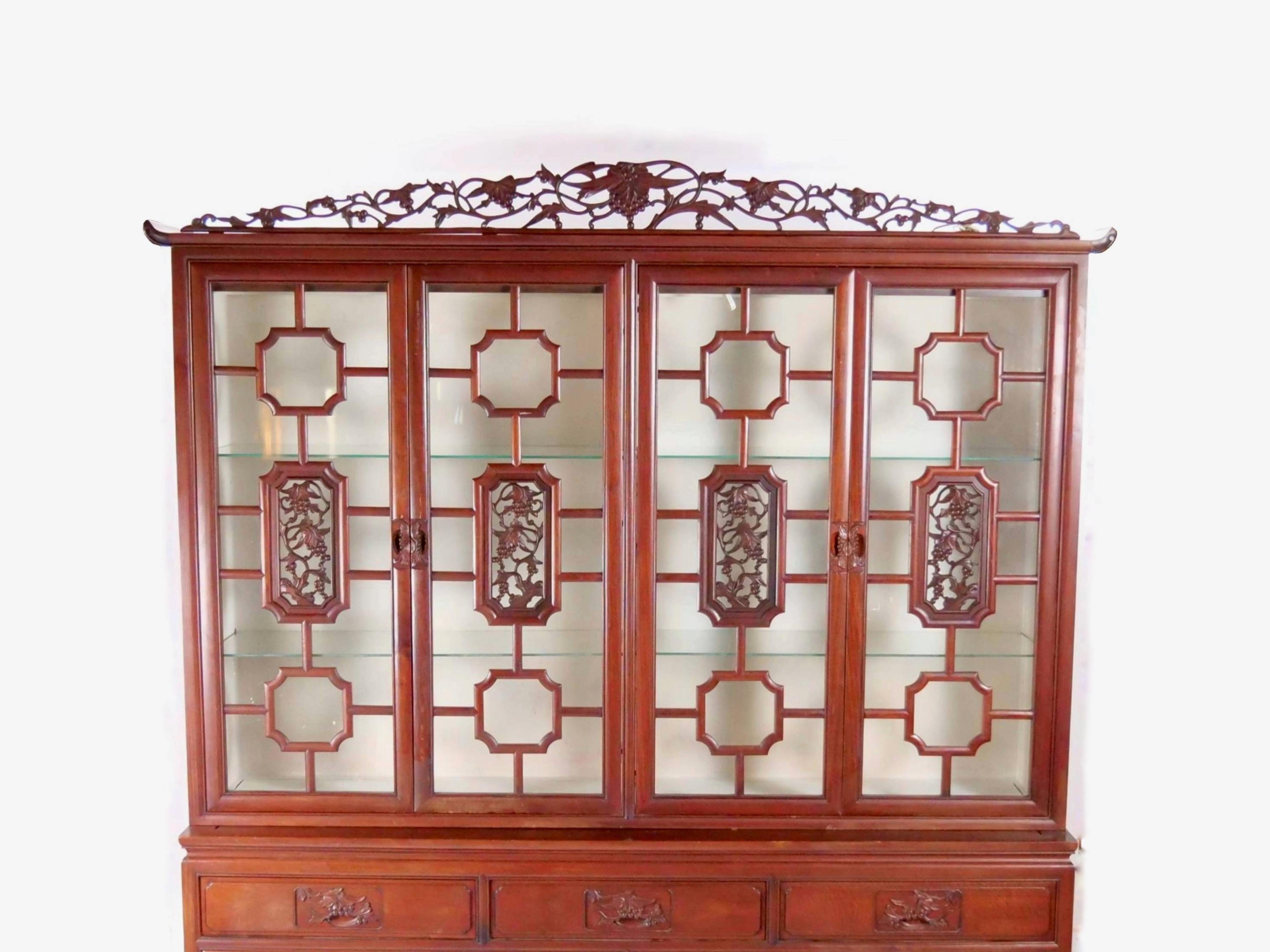 Sculpté à la main Exquise façade orientale en bois de rose sculptée à la main - Fin du 19e siècle / début du 20e siècle en vente