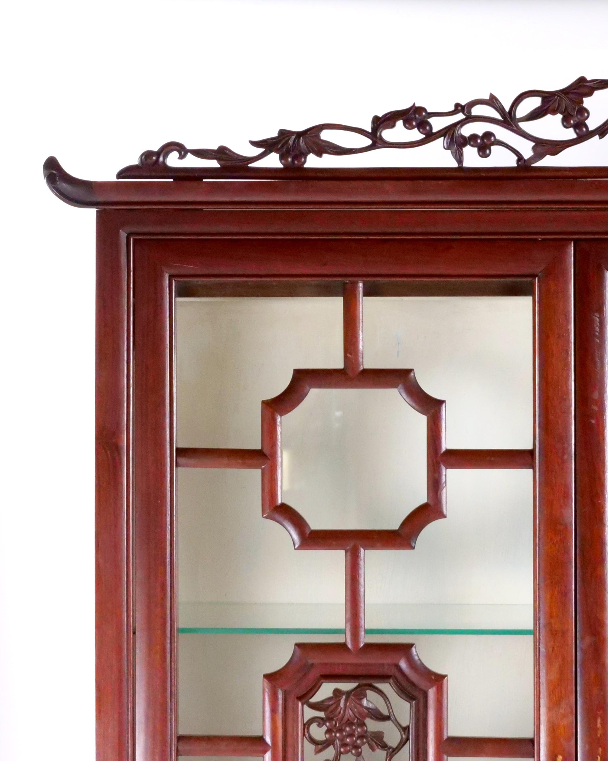 Exquise façade orientale en bois de rose sculptée à la main - Fin du 19e siècle / début du 20e siècle en vente 1