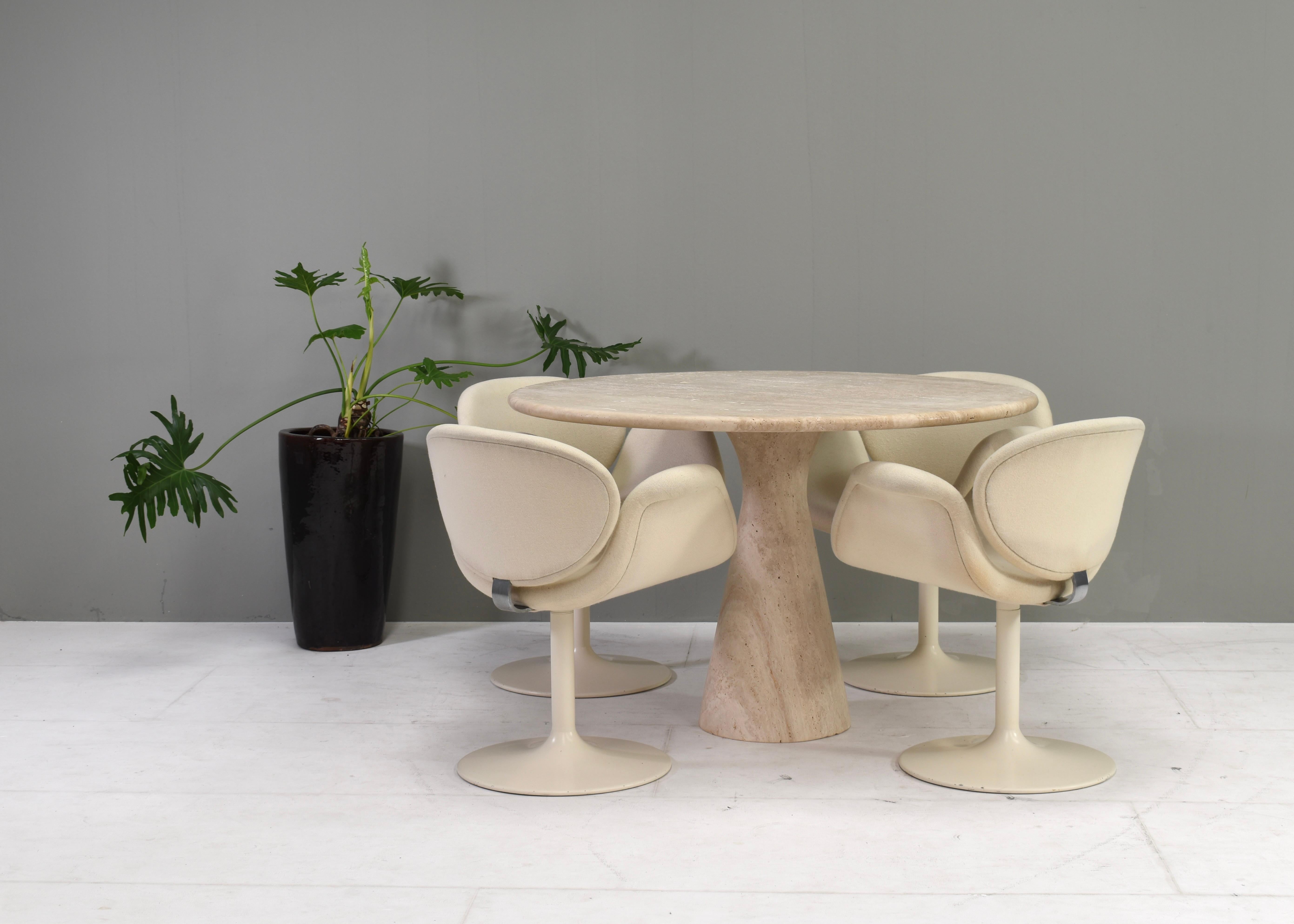 Exquisite Round Travertine Dining Table in the manor of Angelo Mangiarotti/Up&Up For Sale 6