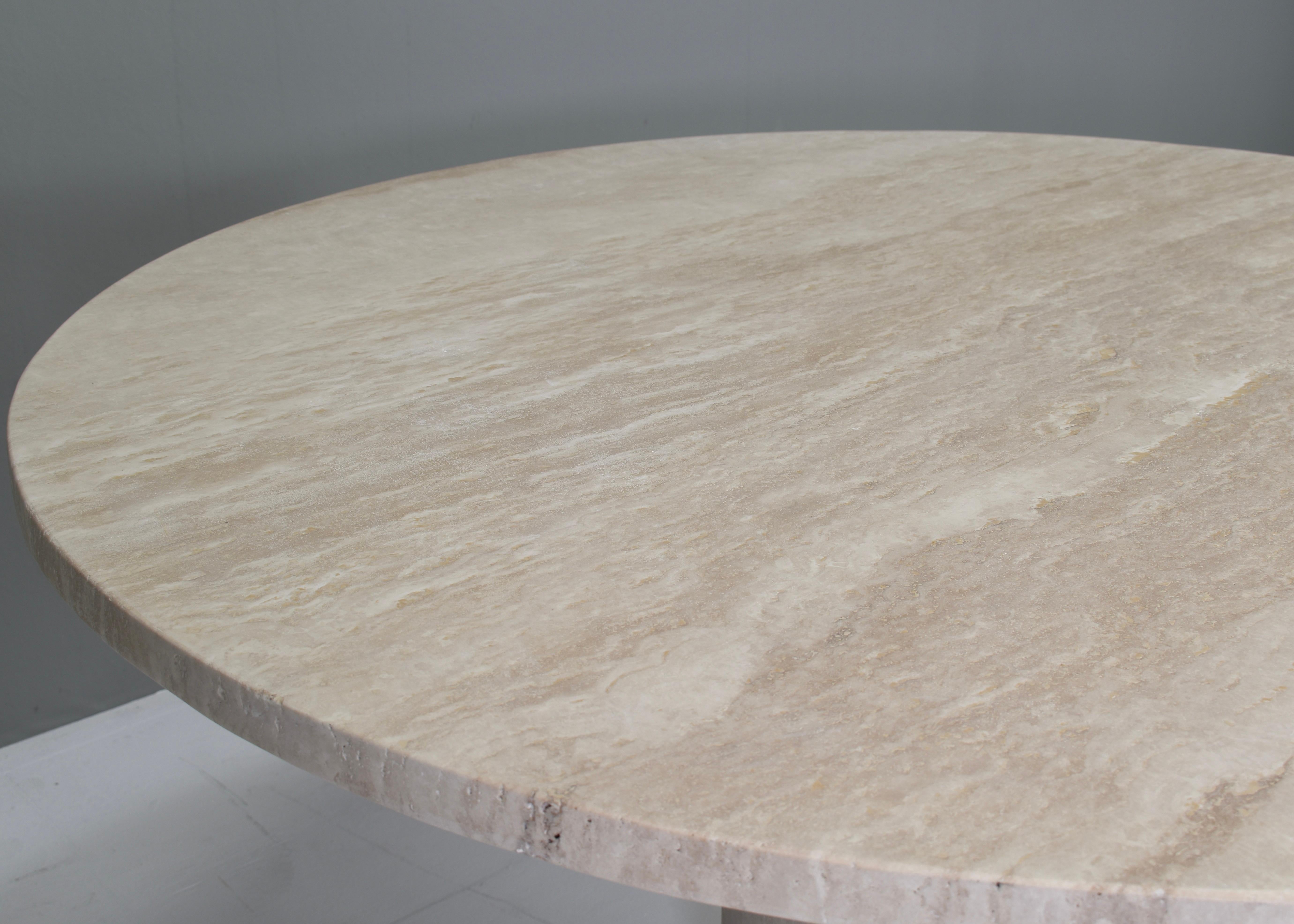 Exquisite Round Travertine Dining Table in the manor of Up& Up / Kelly Wearstler For Sale 5