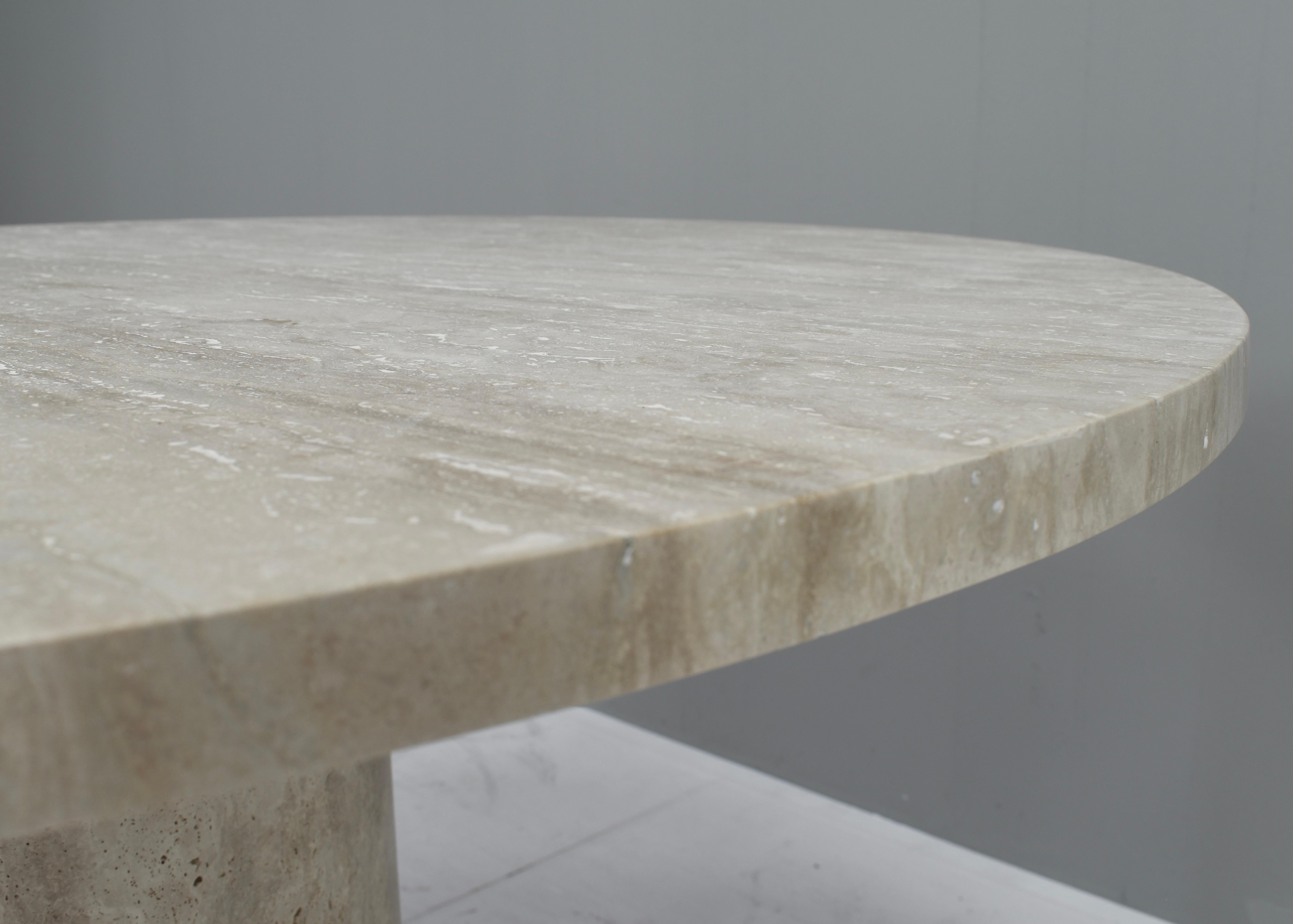 Exquisite Round Travertine Dining Table in the manor of Up& Up / Kelly Wearstler For Sale 6