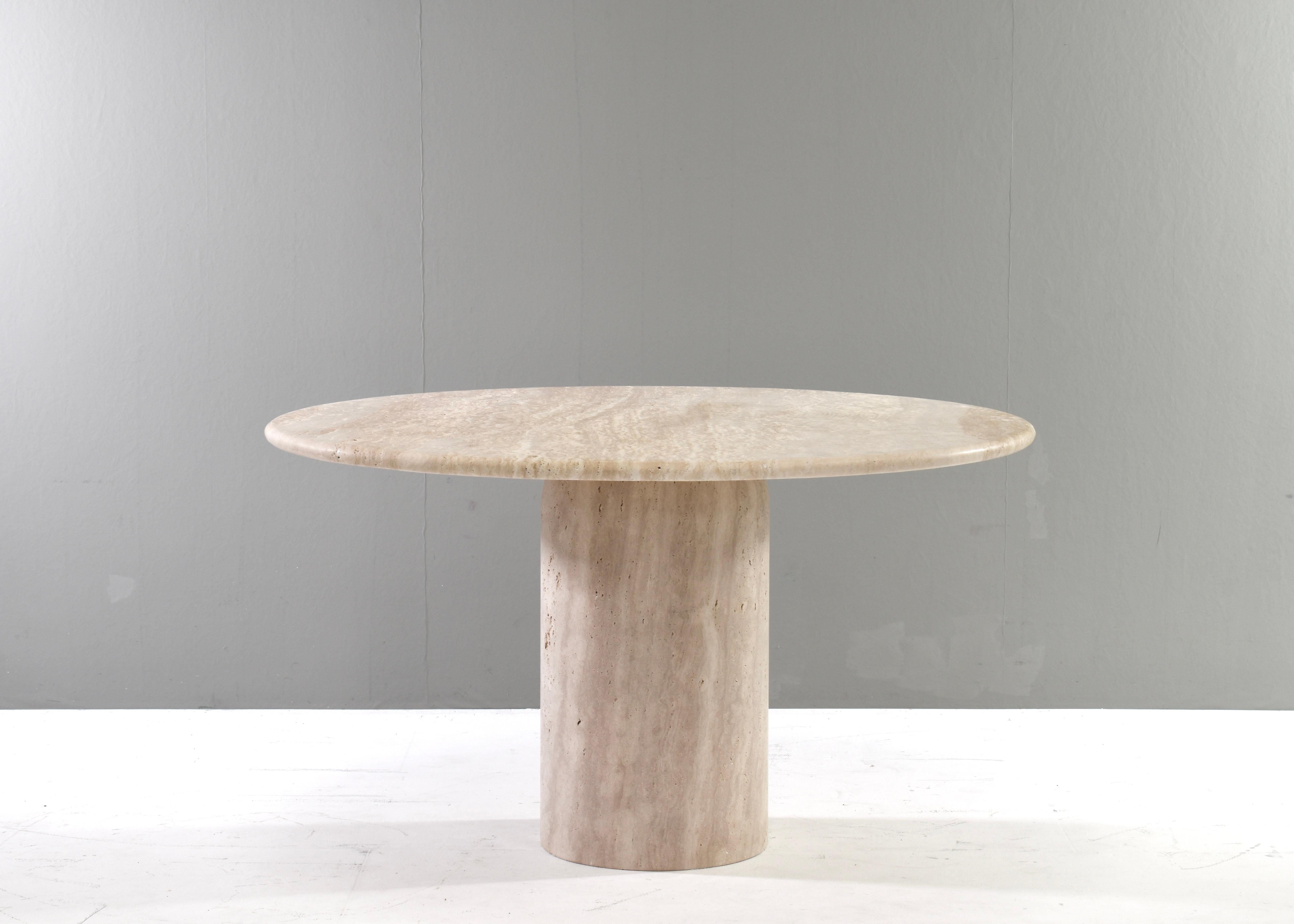 Mid-Century Modern Exquisite Round Travertine Dining Table in the manor of Up& Up / Kelly Wearstler