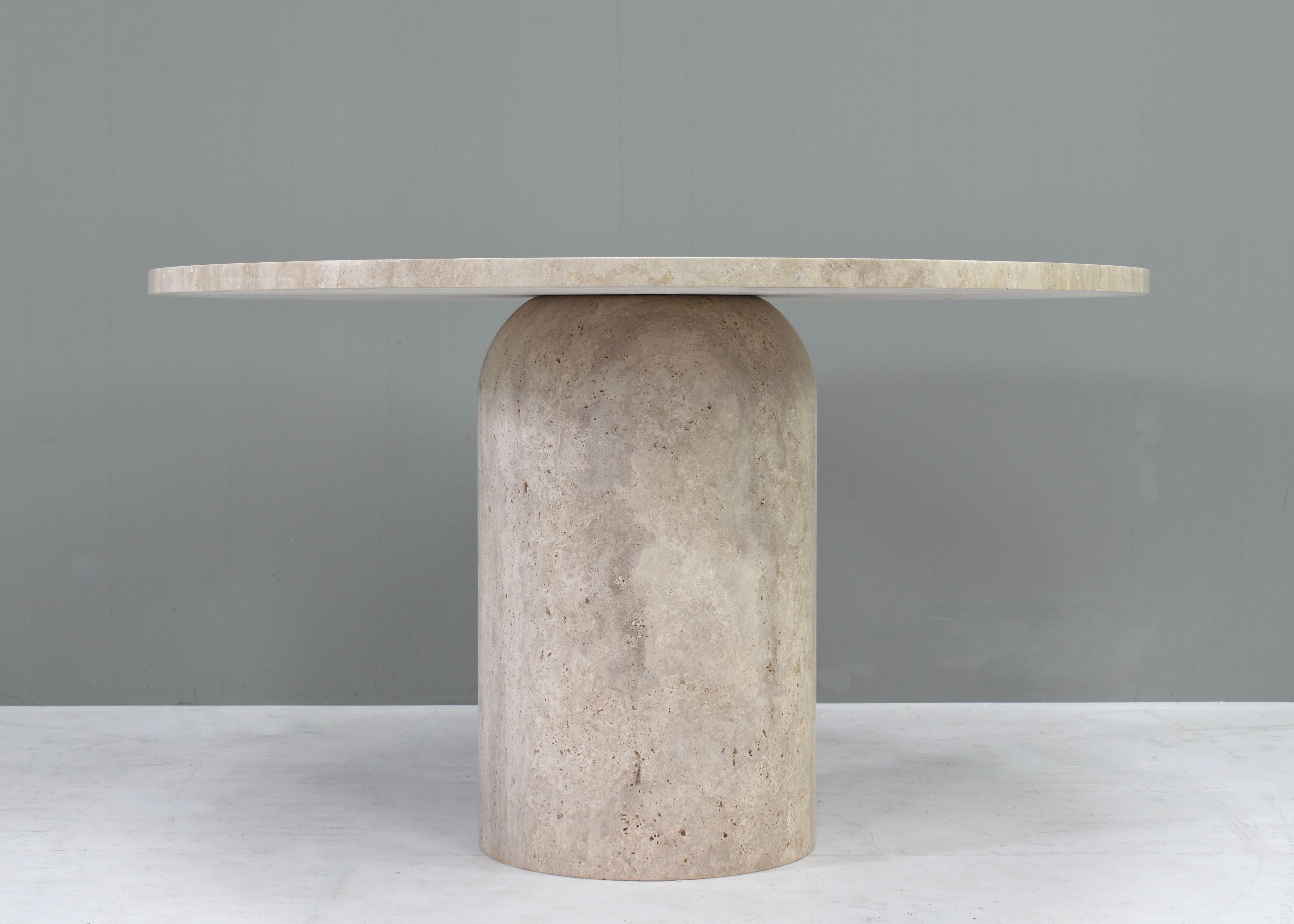 Mid-Century Modern Exquisite Round Travertine Dining Table in the manor of Up& Up / Kelly Wearstler For Sale