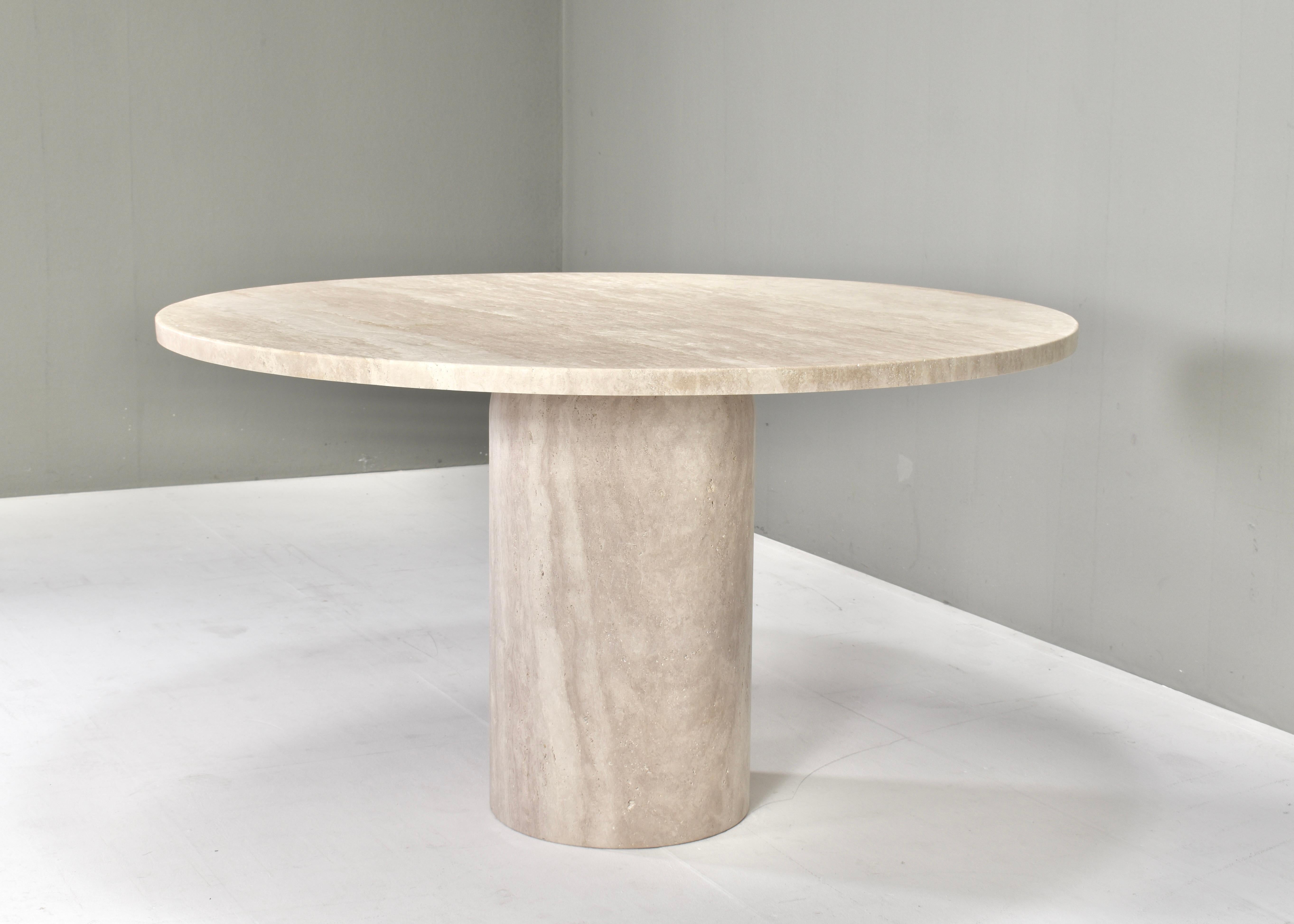 Italian Exquisite Round Travertine Dining Table in the manor of Up& Up / Kelly Wearstler For Sale