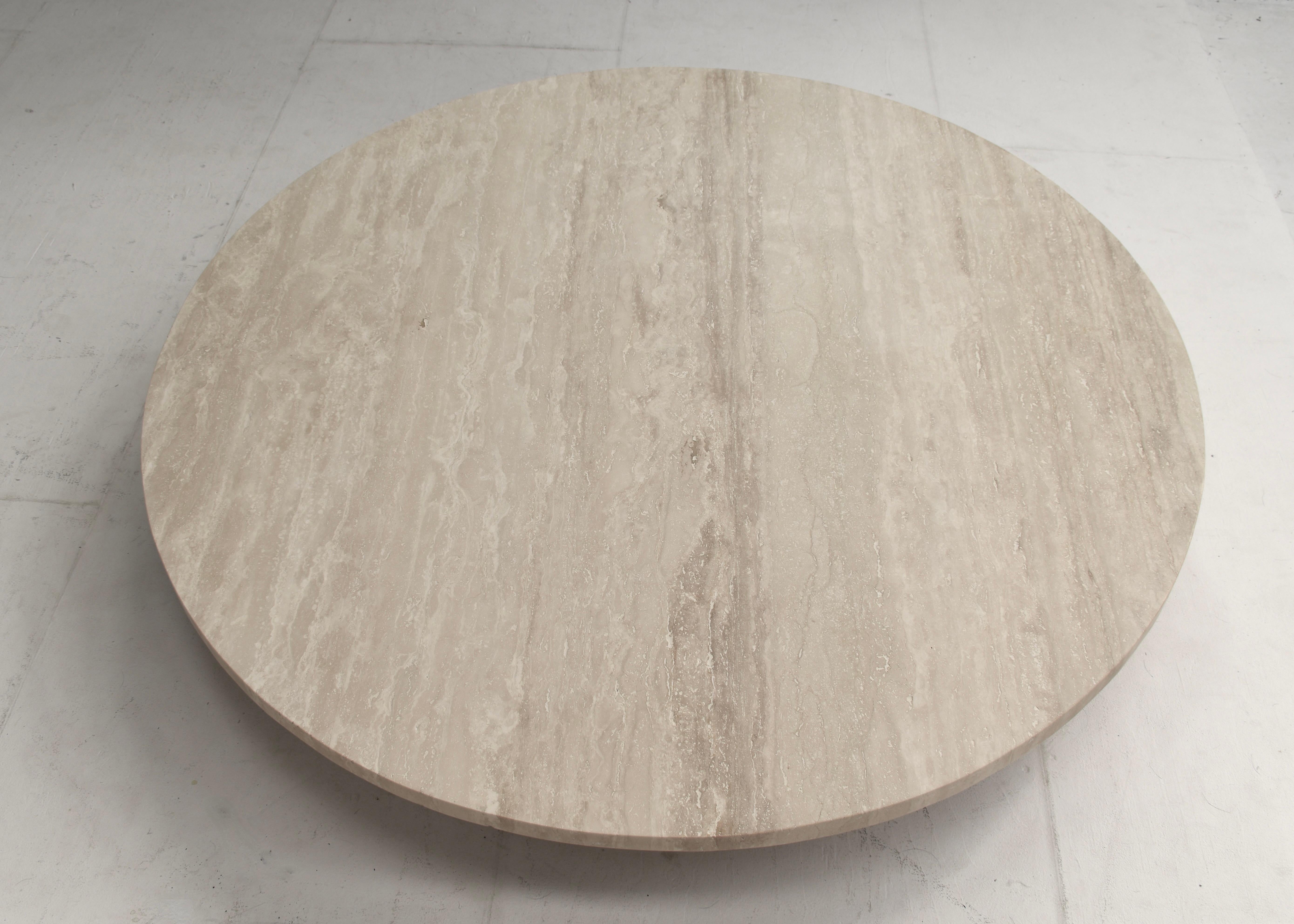 Exquisite Round Travertine Dining Table in the manor of Up& Up / Kelly Wearstler For Sale 2