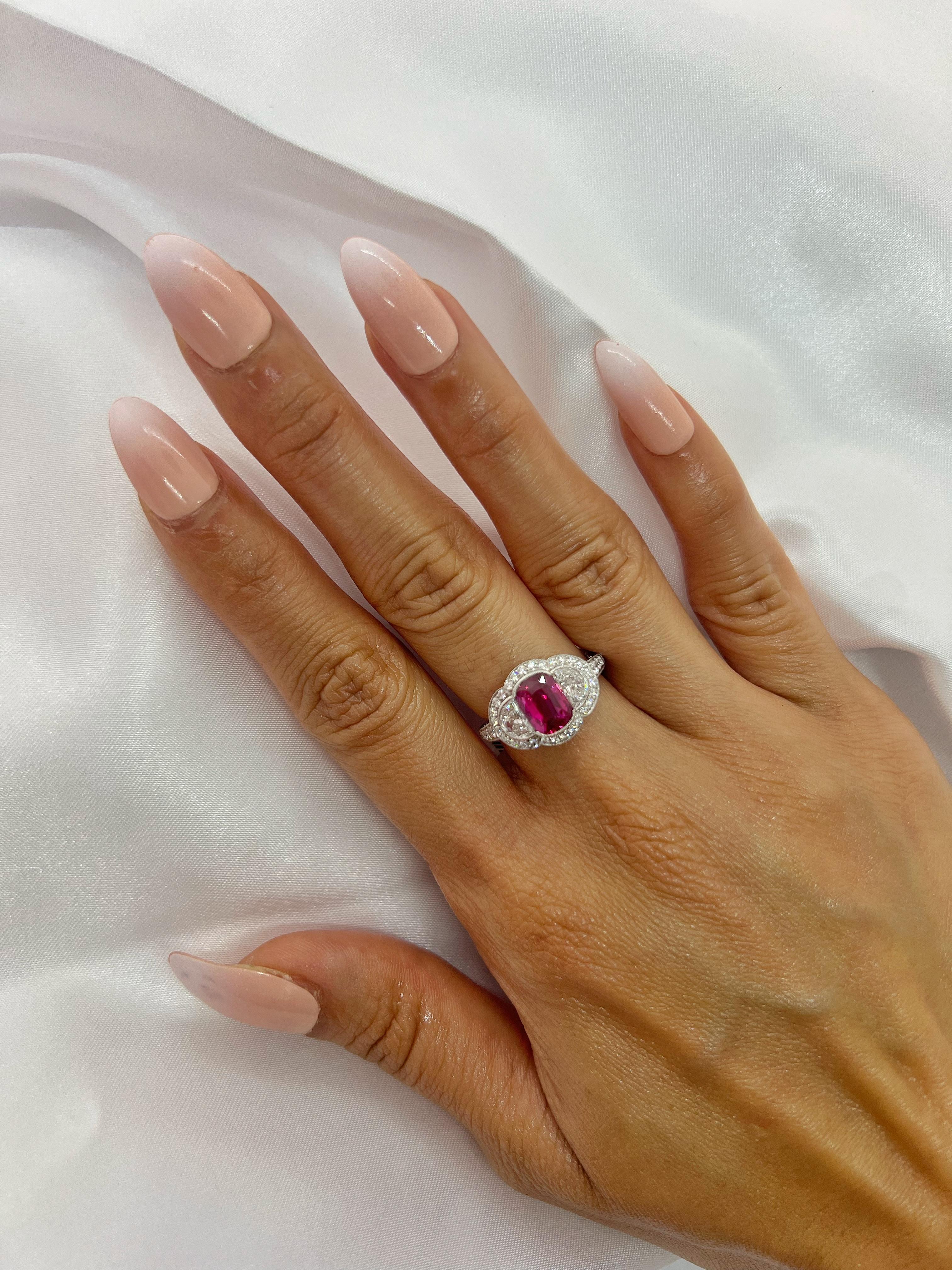 Sophia D, Ring aus Platin mit GIA-zertifiziertem 2,06 Karat Rubin und 0,68 Karat Diamanten im Zustand „Neu“ im Angebot in New York, NY
