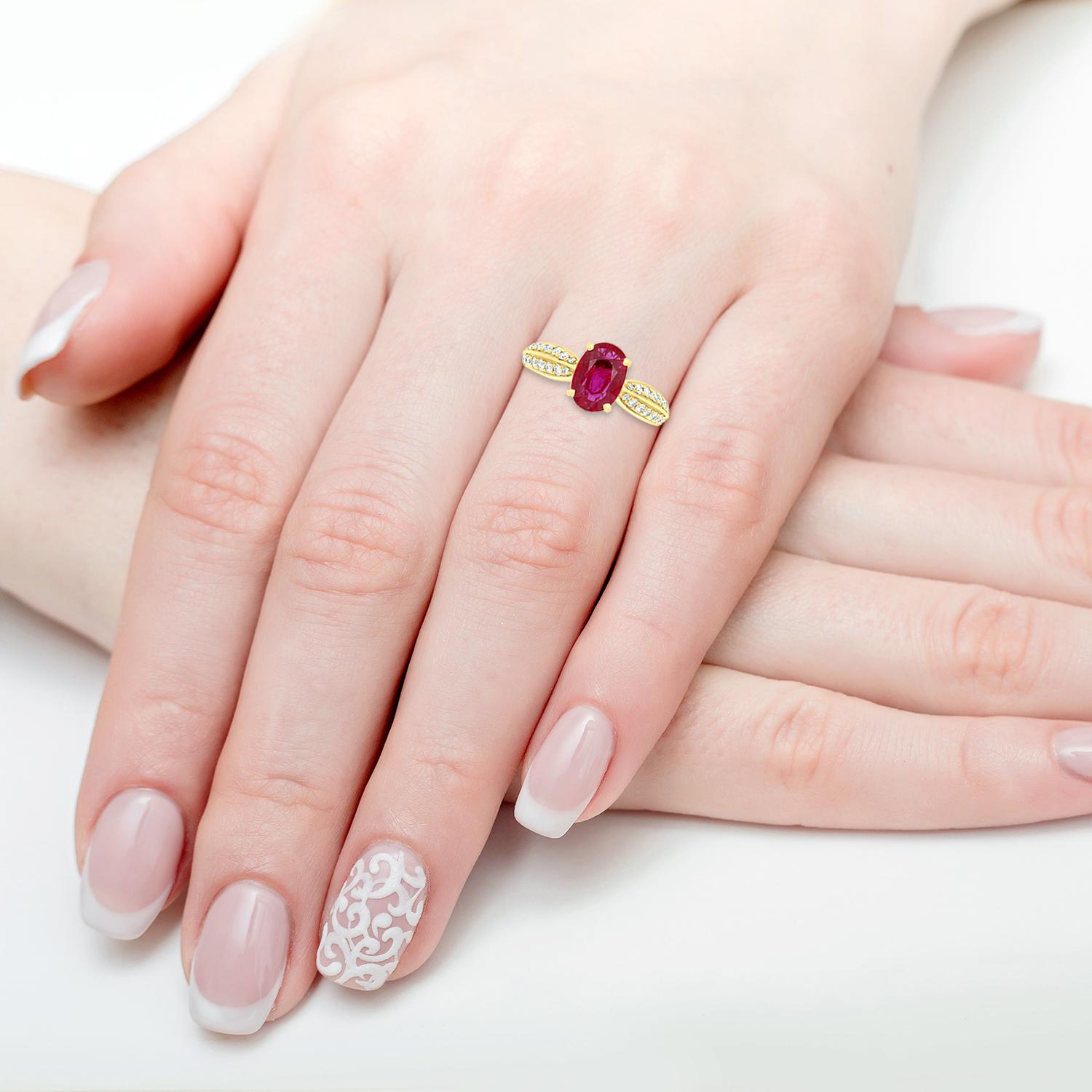 Exquisite Ruby and Diamond Ring In New Condition For Sale In New York, NY