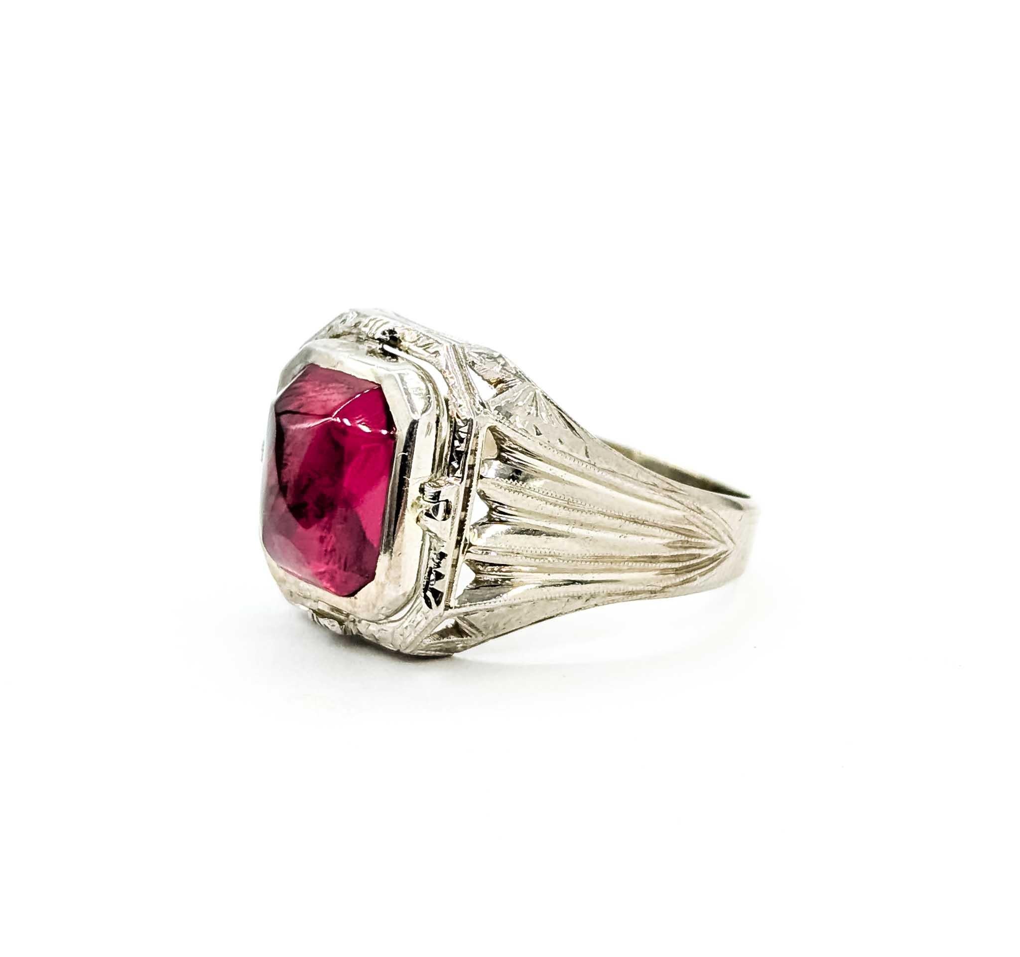 Contemporary Exquisite Ruby Cabochon and White Gold Ring For Sale