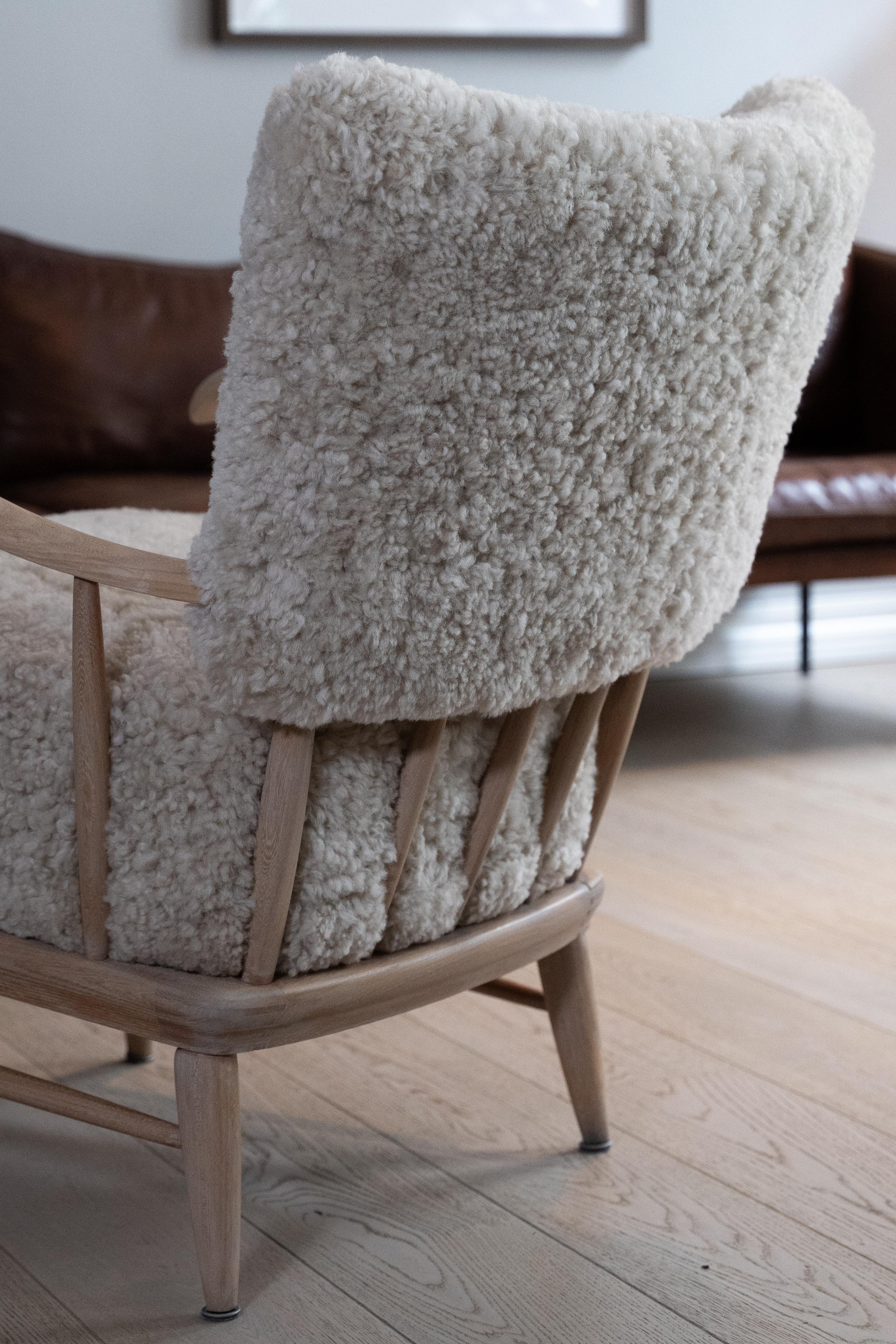 Arnt Lande (attr.) armchair for Møller and Stokke, sheepskin For Sale ...