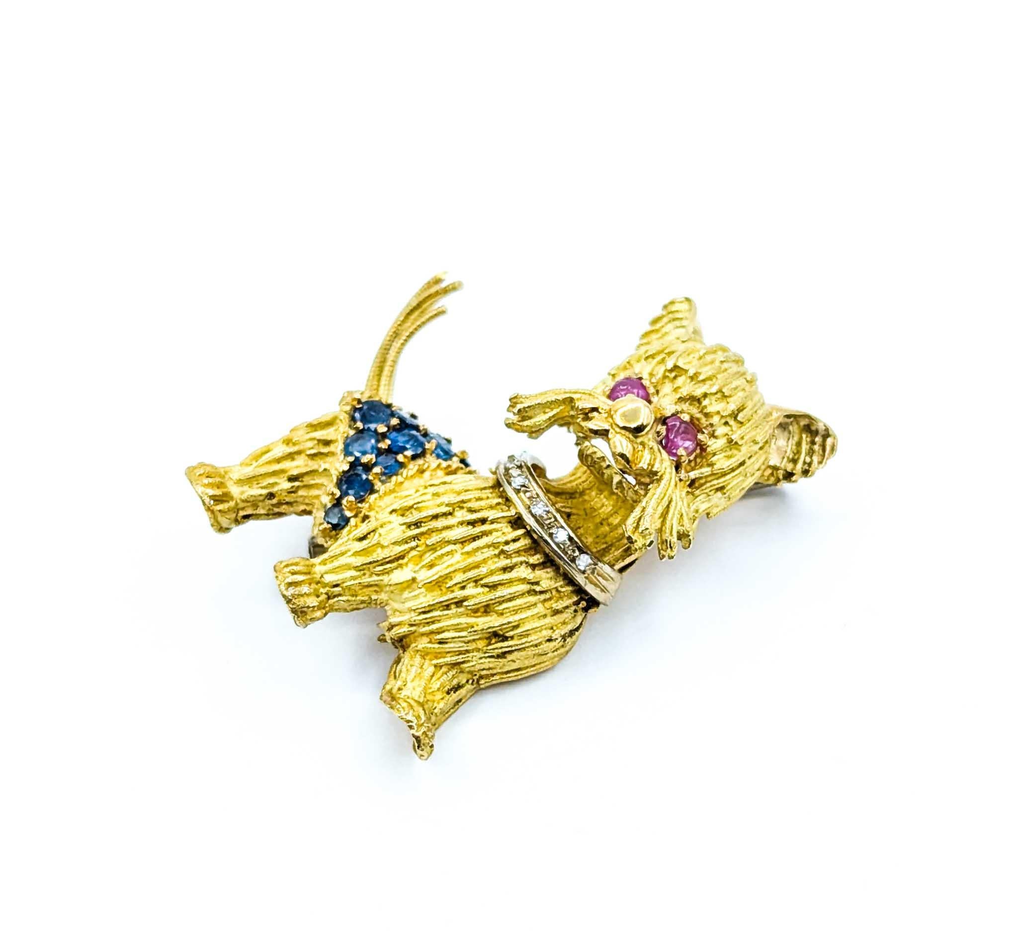 Women's or Men's Exquisite Scottish Terrier Brooch in 14k Yellow Gold For Sale