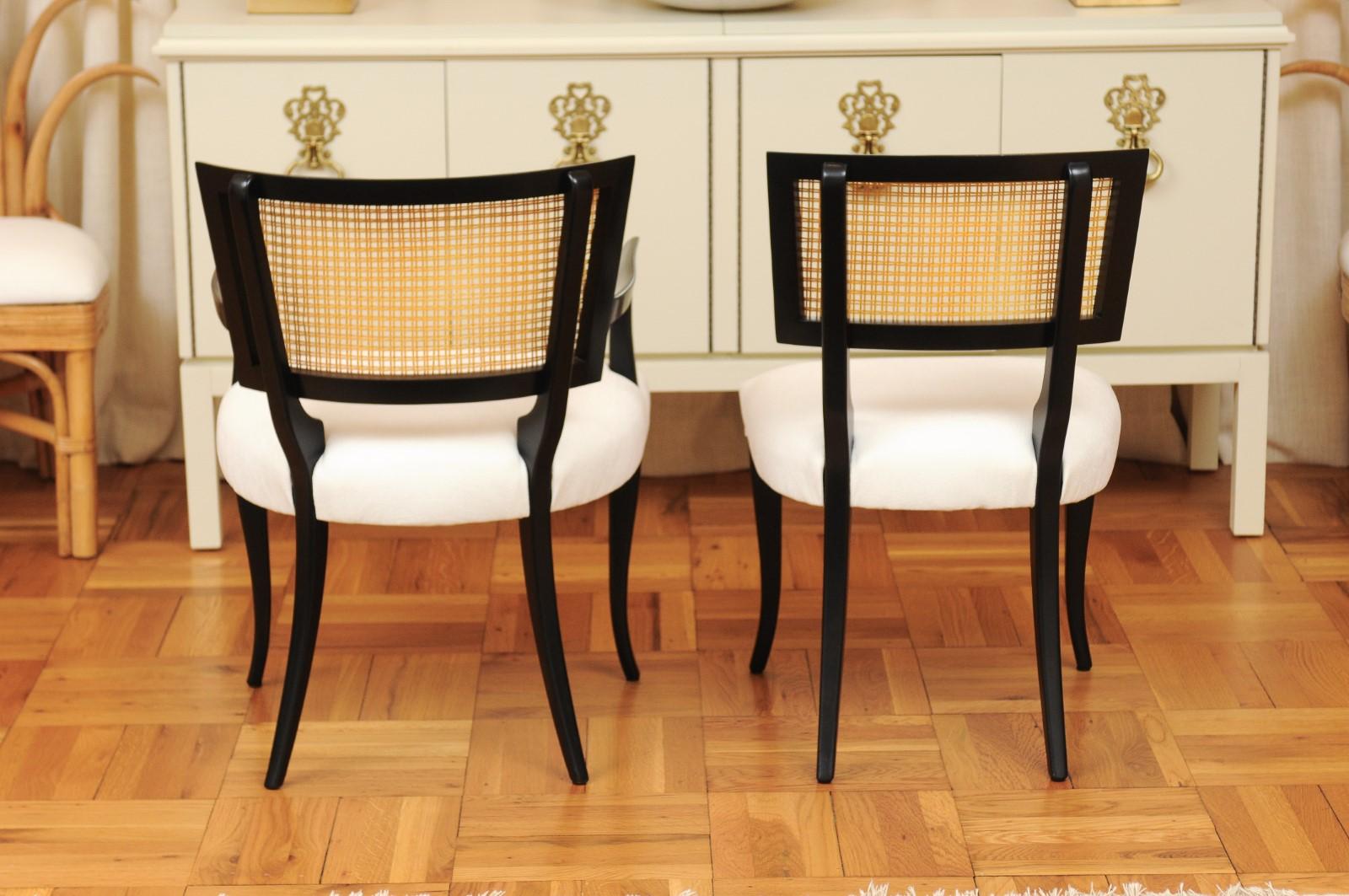 Magnifique ensemble de 10 chaises de salle à manger Klismos en rotin dans le style de Billy Haines en vente 3