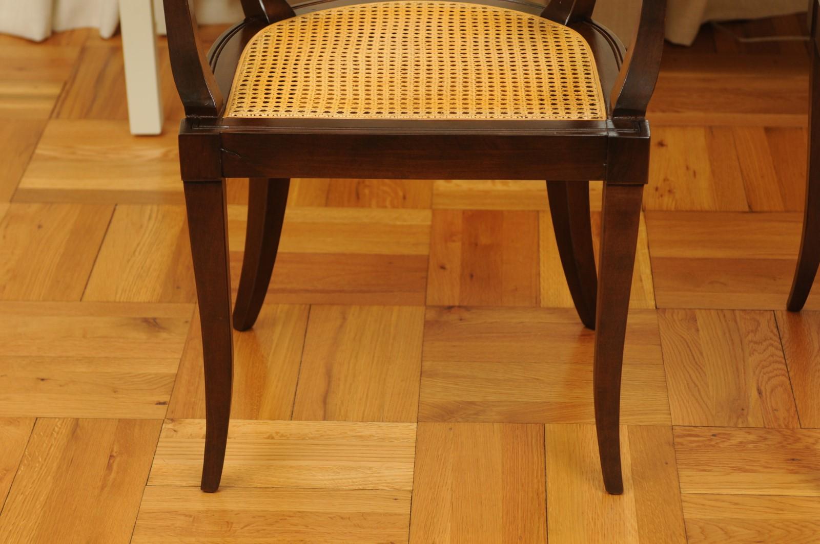 Exquis ensemble de 14 chaises de salle à manger Klismos en rotin par Baker, vers 1958, sièges en rotin en vente 8