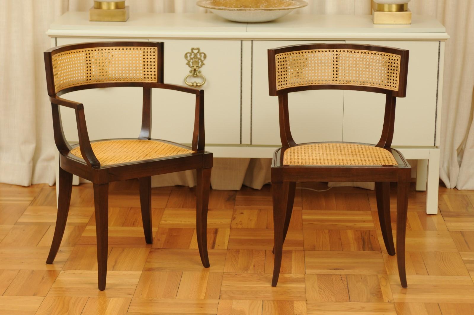 Le plus rare des rares : un ensemble exceptionnel de quatorze (14) chaises de salle à manger en rotin Klismos de Baker Furniture, circa 1958, méticuleusement restauré. Un ensemble de cette ampleur est l'équivalent pour un collectionneur de la