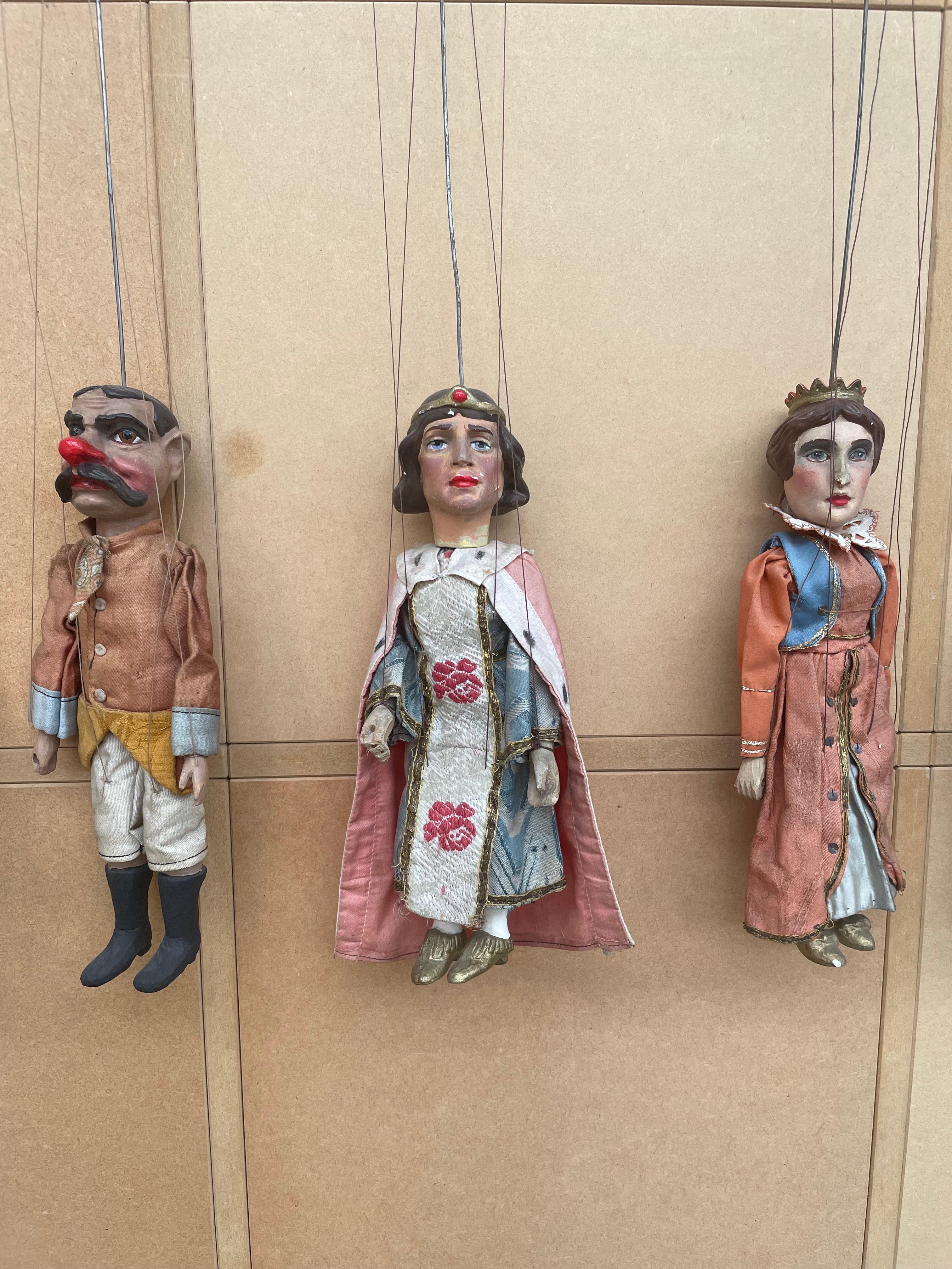 20th Century Exquisite Set of 16 Antique Marionette Puppets in Painted Wood and Fabric
