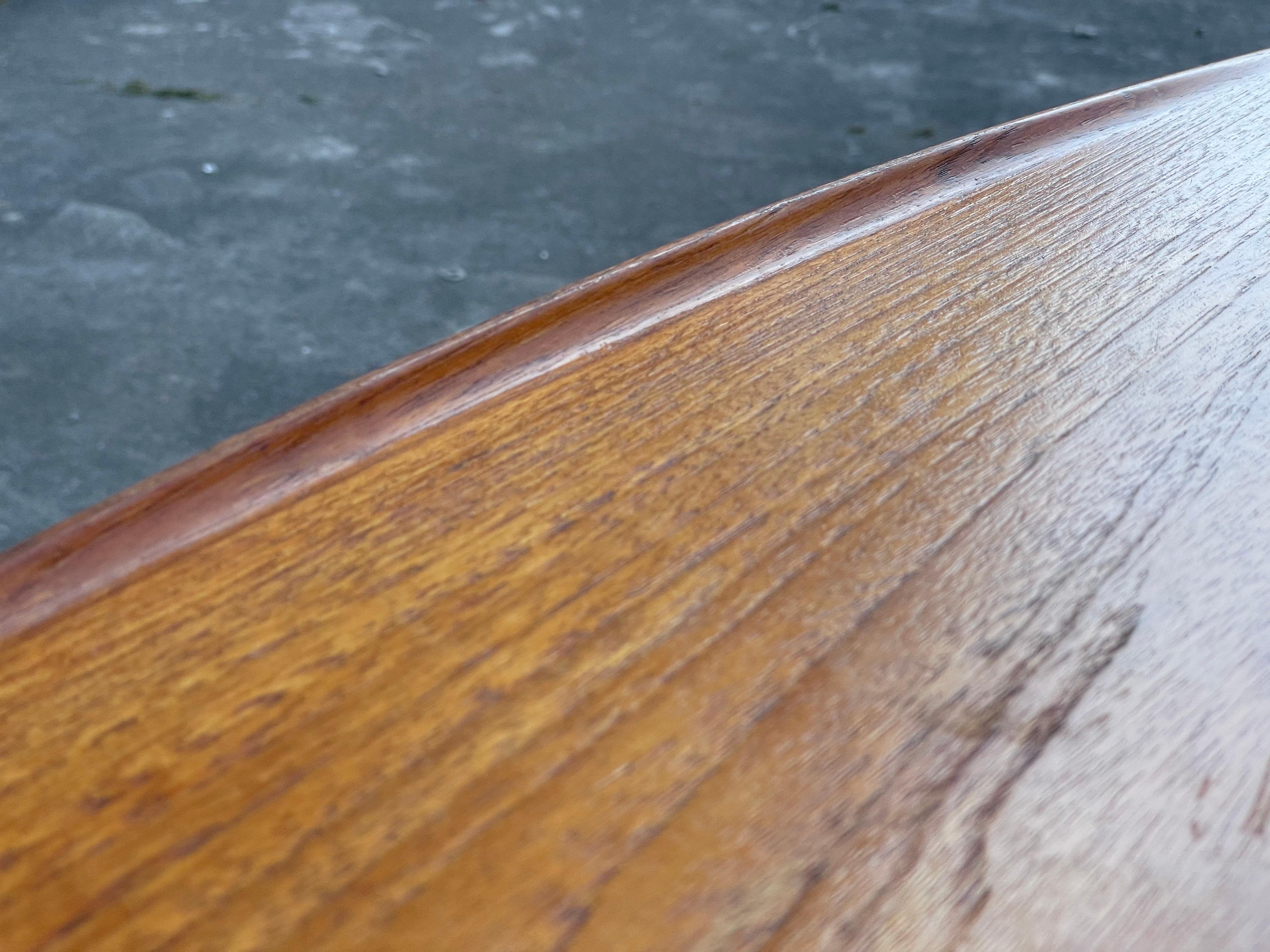 Ensemble exquis de tables gigognes danoises en teck des années 1960 en vente 2